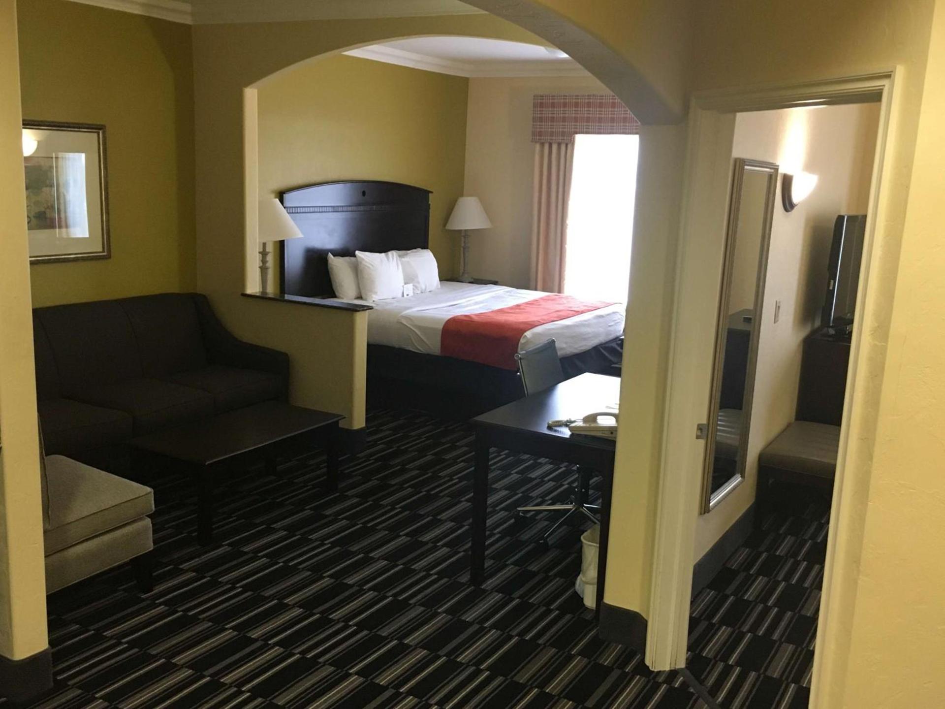 Best Western Plus Barsana Hotel & Suites photo 12