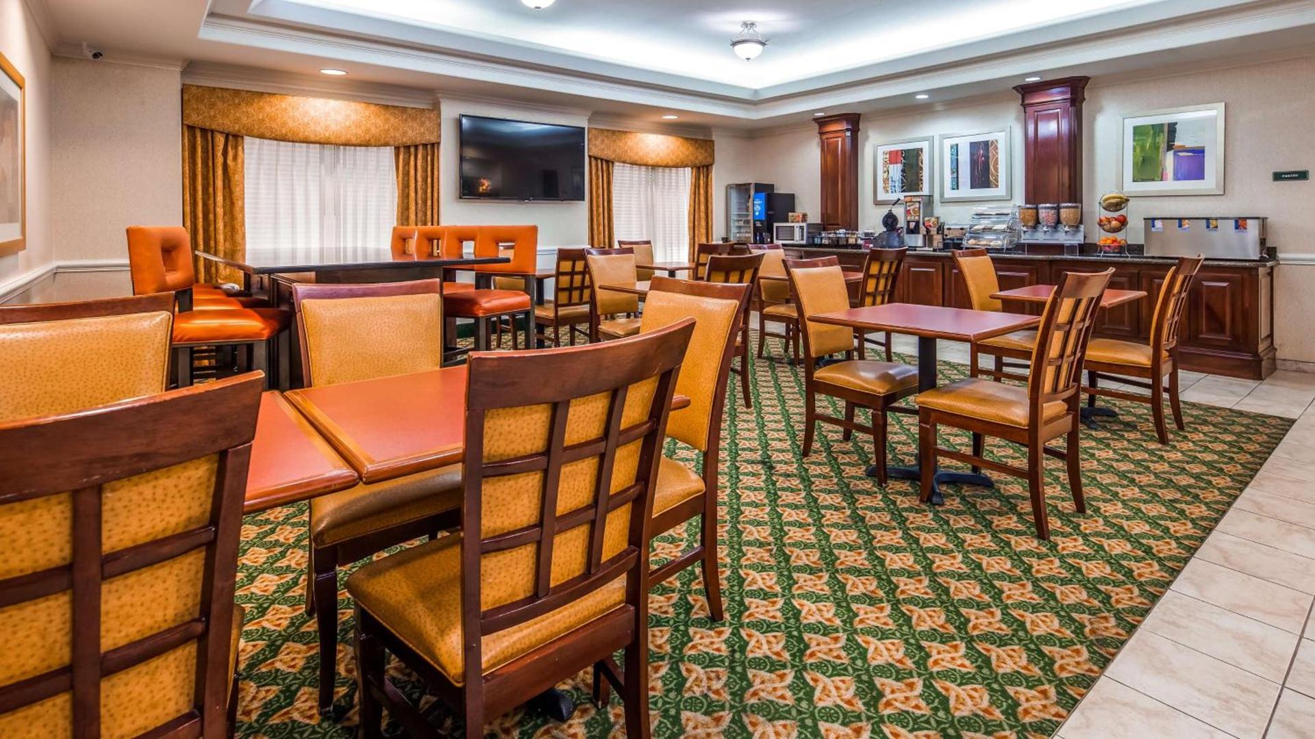 Best Western Plus Waxahachie Inn & Suites photo 4
