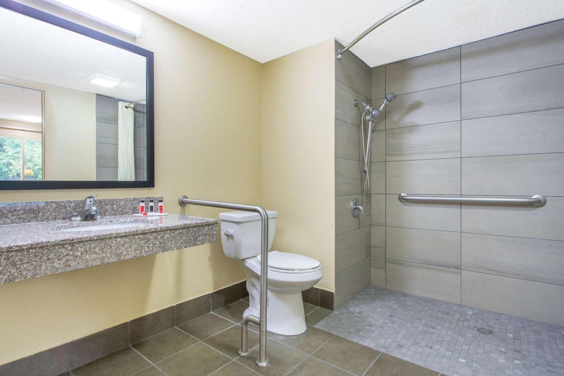 Quality Inn Lexington photo 11