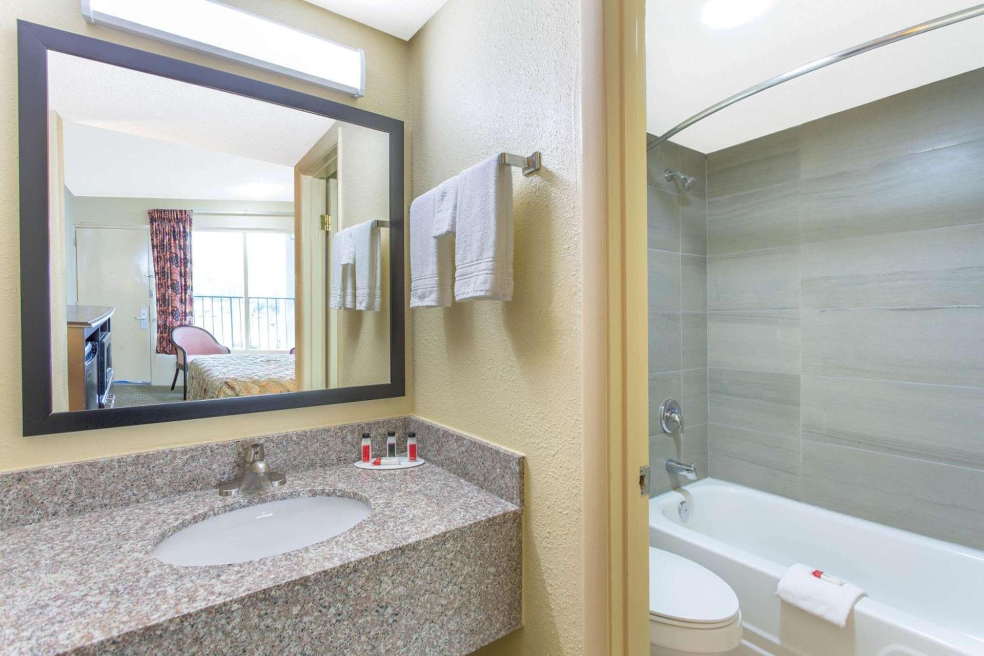 Quality Inn Lexington photo 10