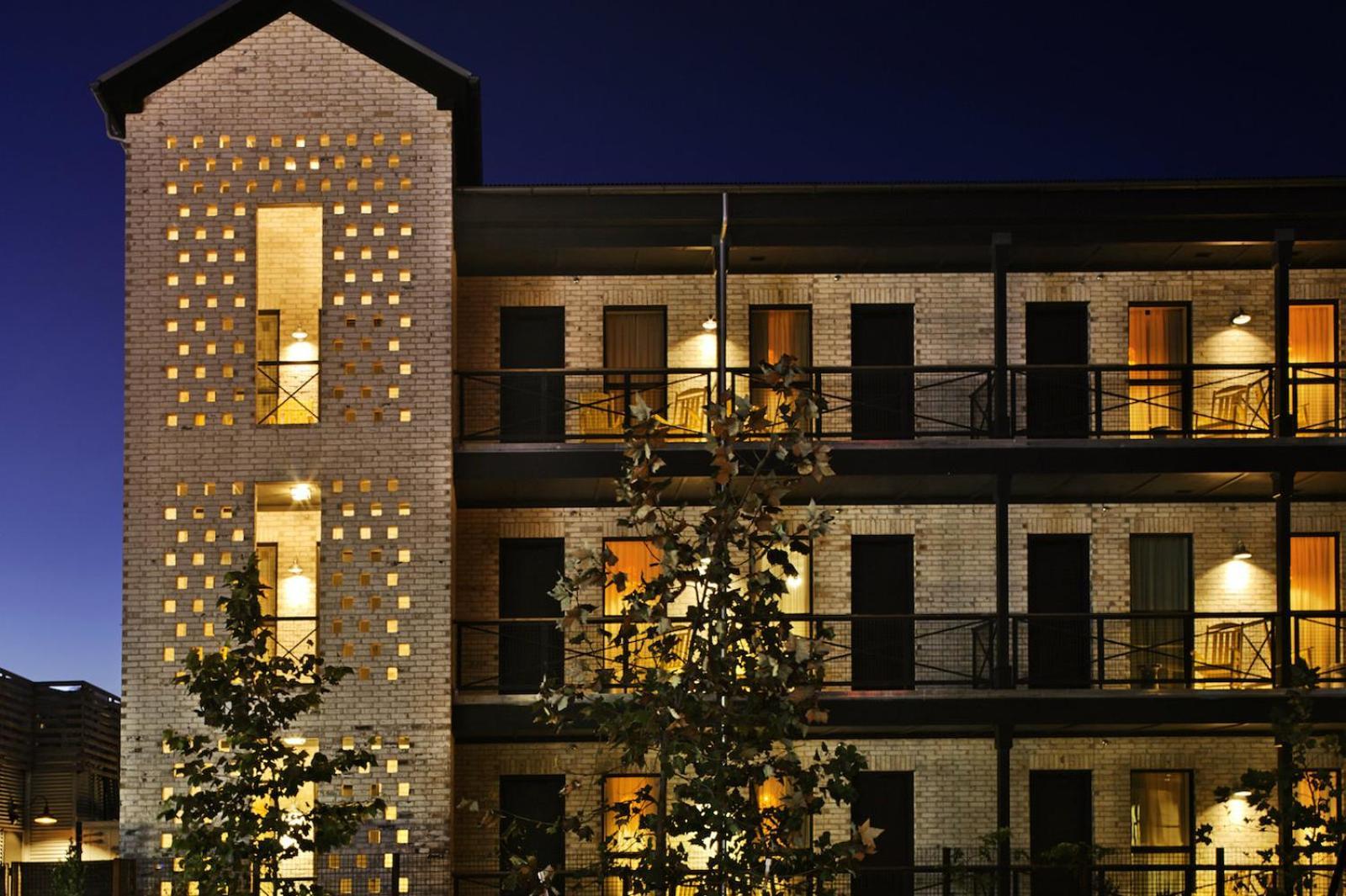 Cavalry Court, by Valencia Hotel Collection — hotel in College Station