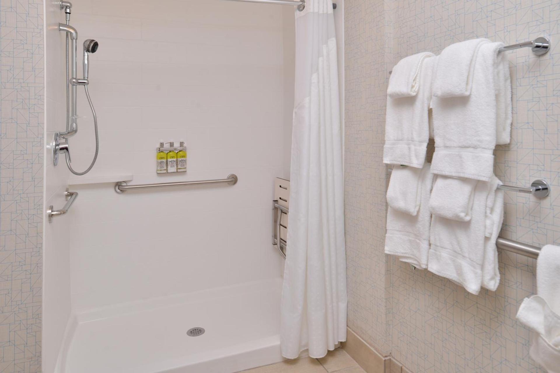 Holiday Inn Express Melbourne West by IHG photo 2