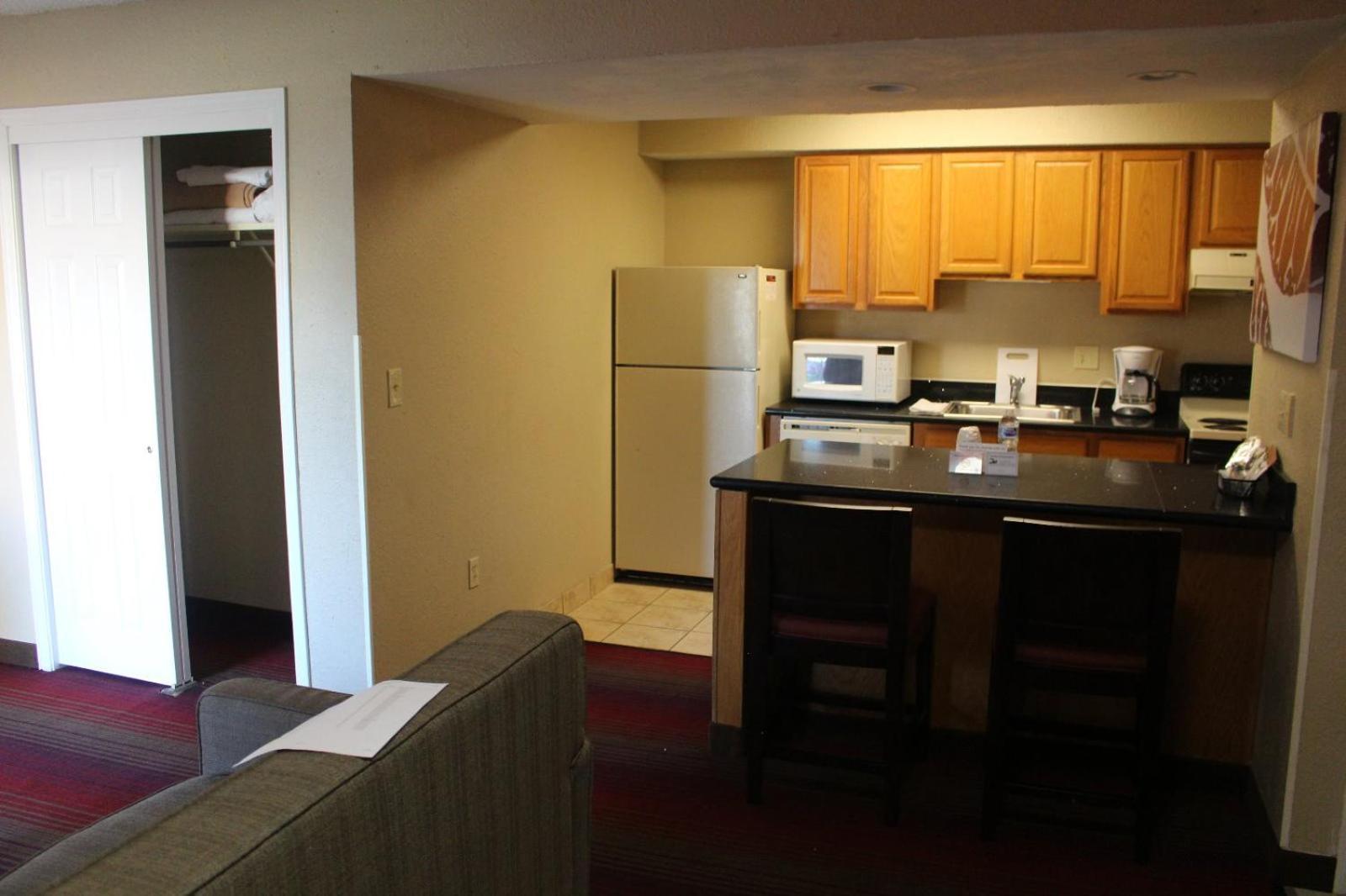 Hawthorn Extended Stay by Wyndham Wichita photo 16