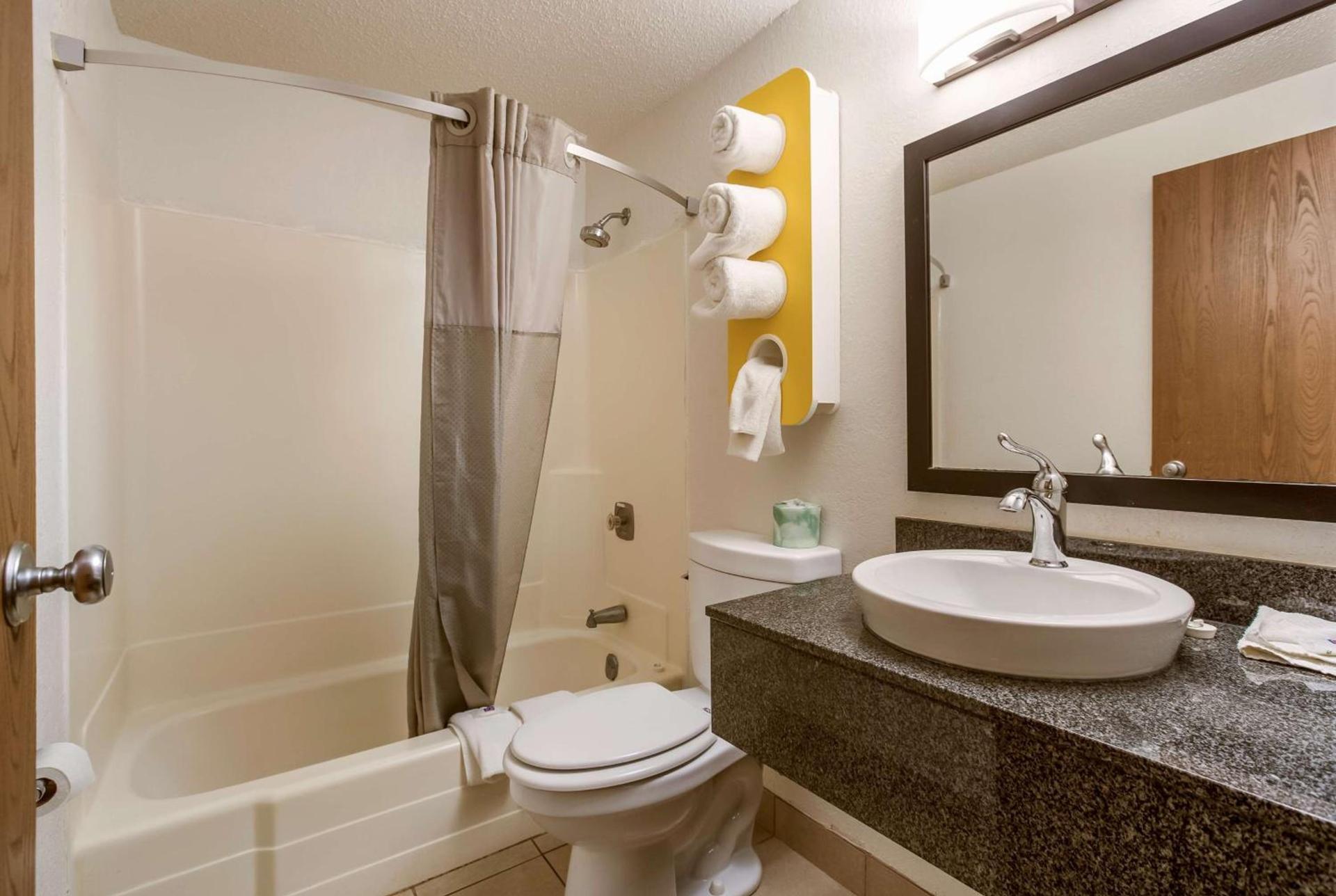 Motel 6-Albert Lea, MN photo 10