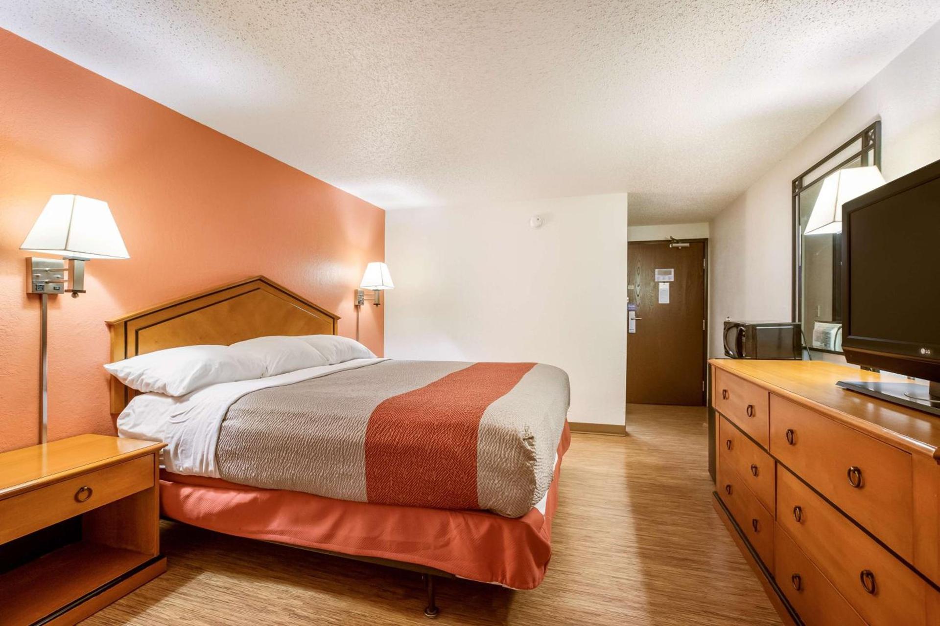Motel 6-Albert Lea, MN photo 7