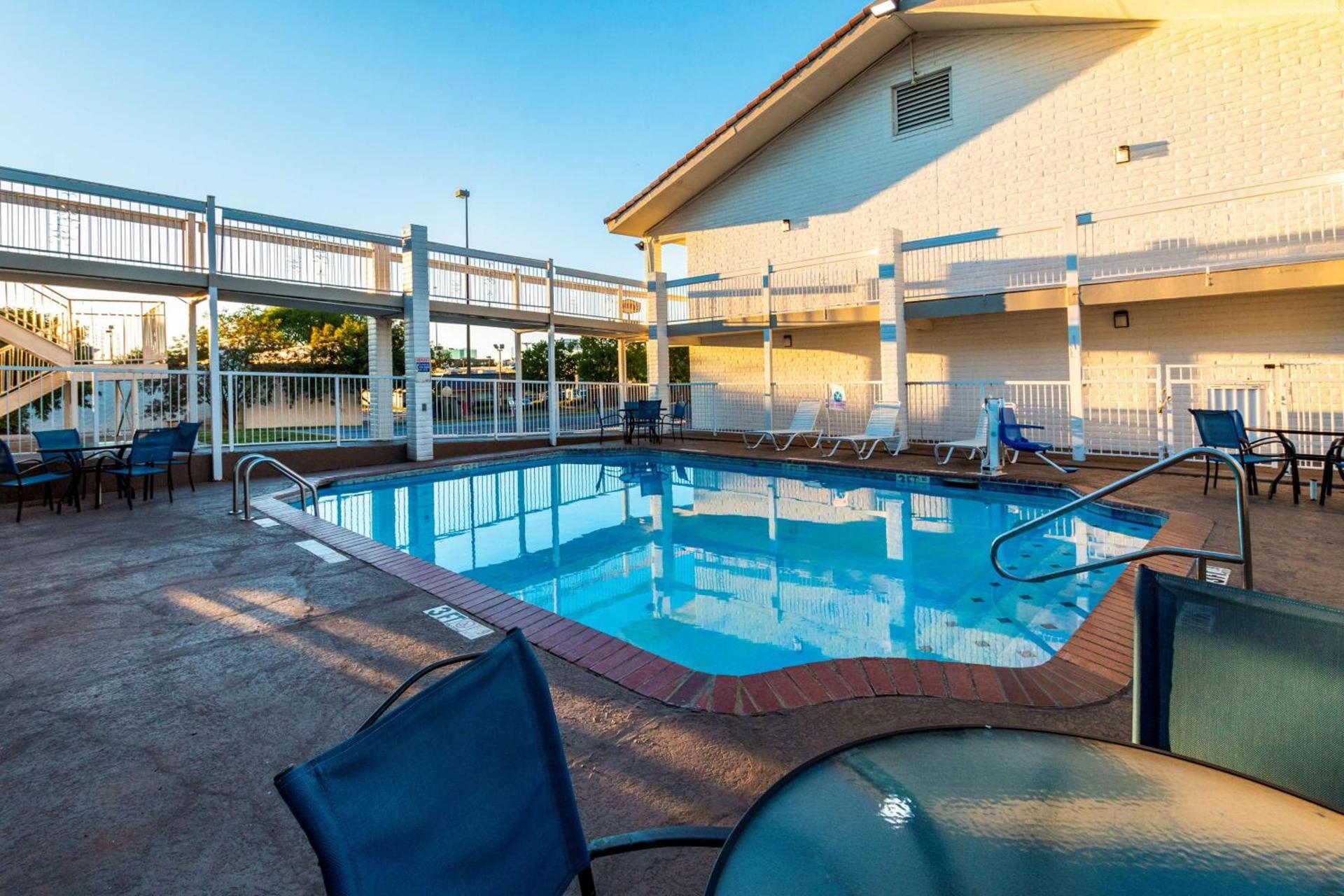 Motel 6-Euless, TX - DFW West photo 9