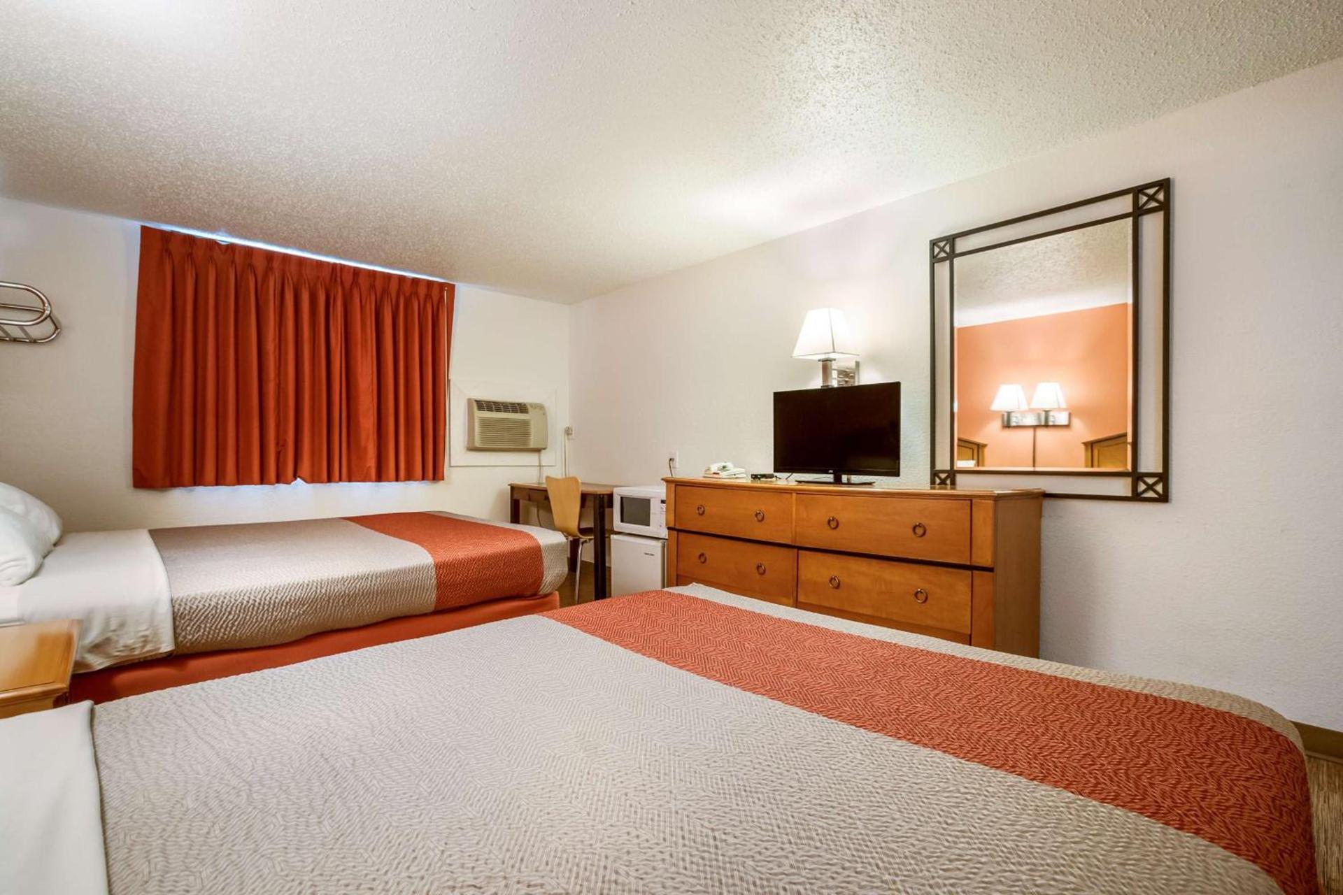 Motel 6-Albert Lea, MN photo 5