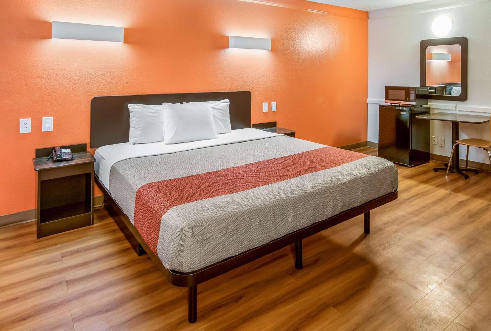 Motel 6-Euless, TX - DFW West photo 10