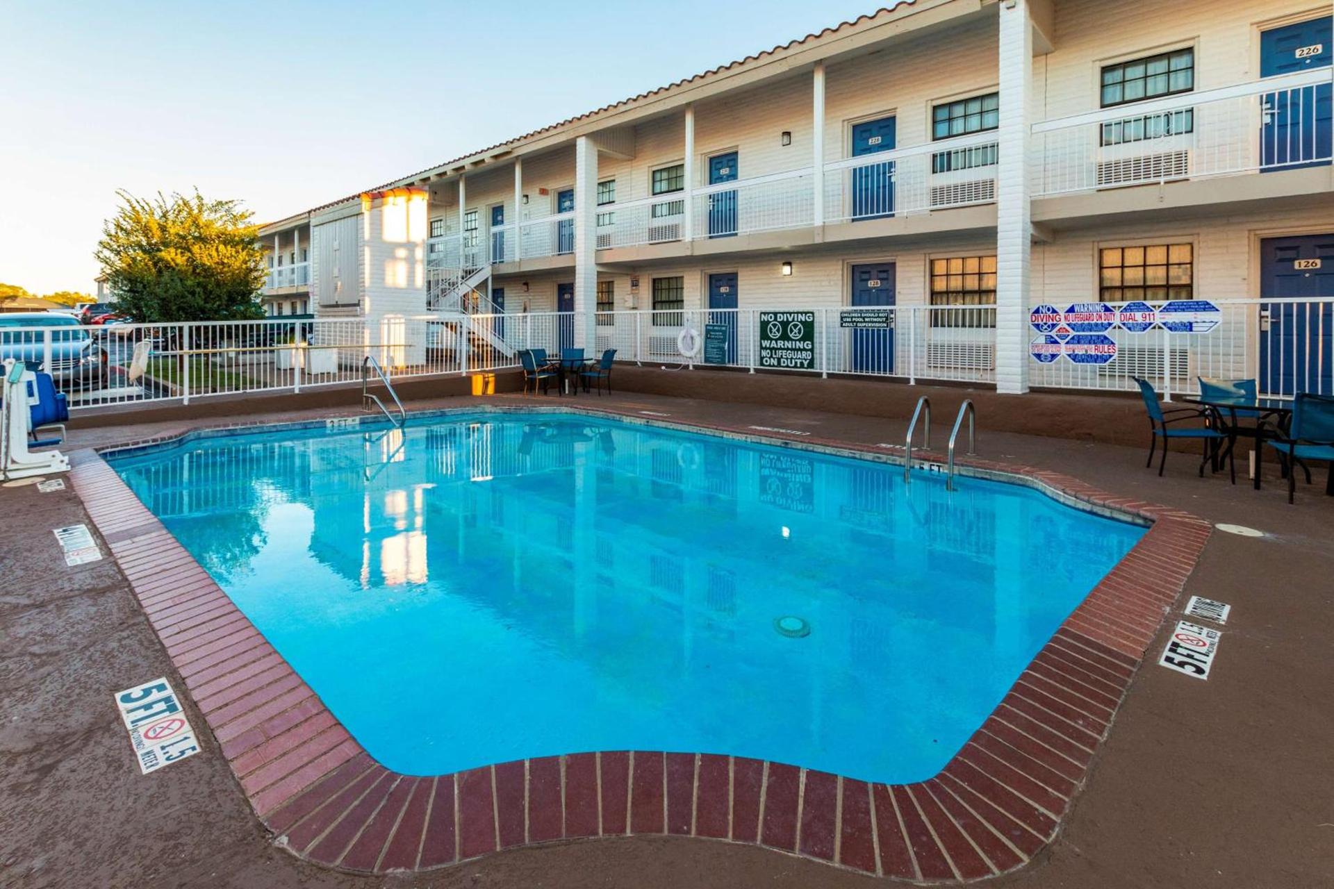 Motel 6-Euless, TX - DFW West photo 11