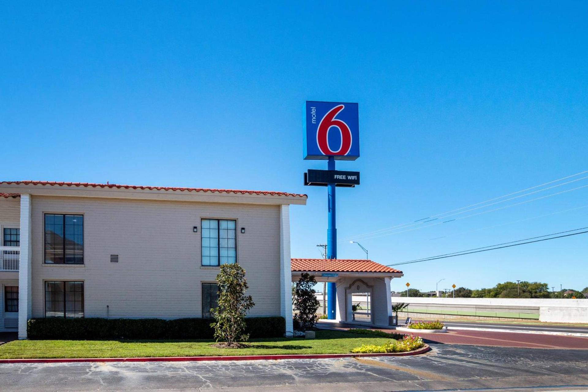 Motel 6-Euless, TX - DFW West photo 14