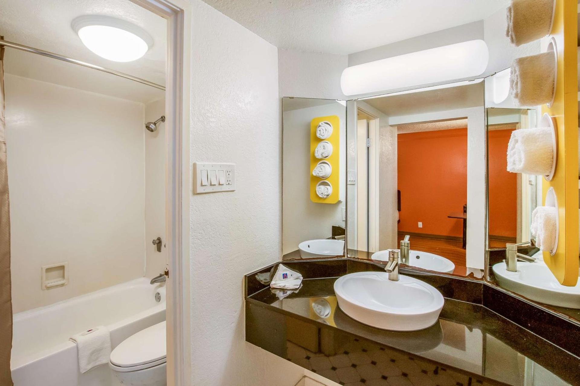 Motel 6-Euless, TX - DFW West photo 16