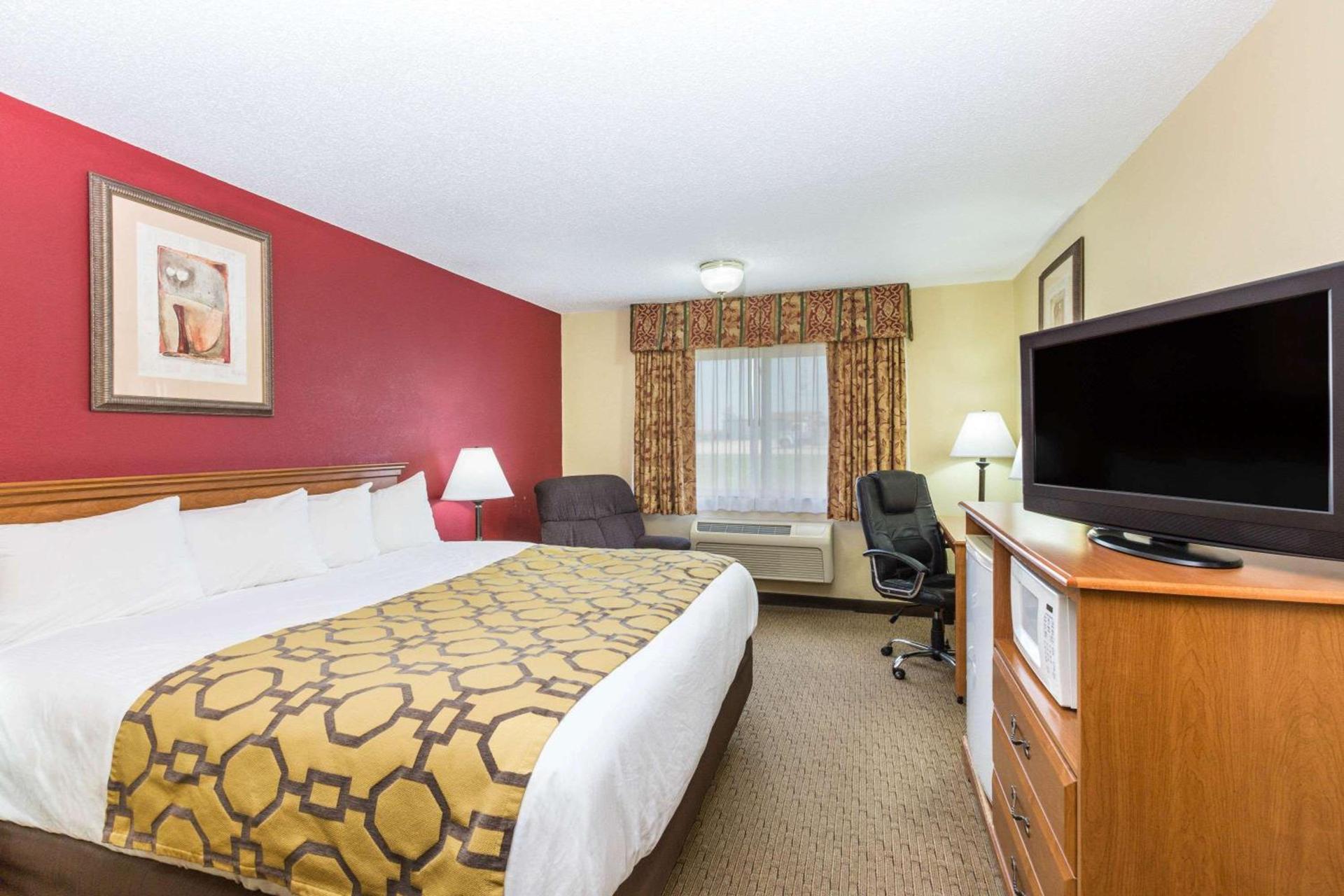 Baymont by Wyndham Fort Dodge photo 33