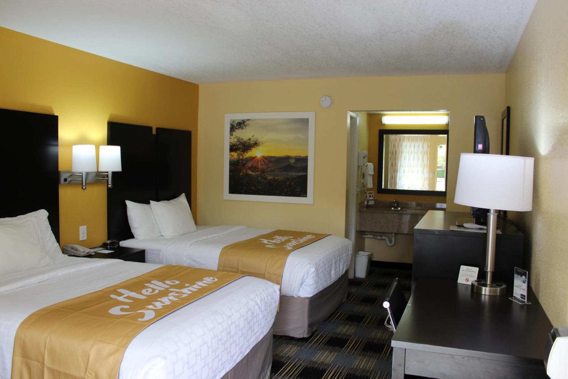 Days Inn by Wyndham Canton photo 13