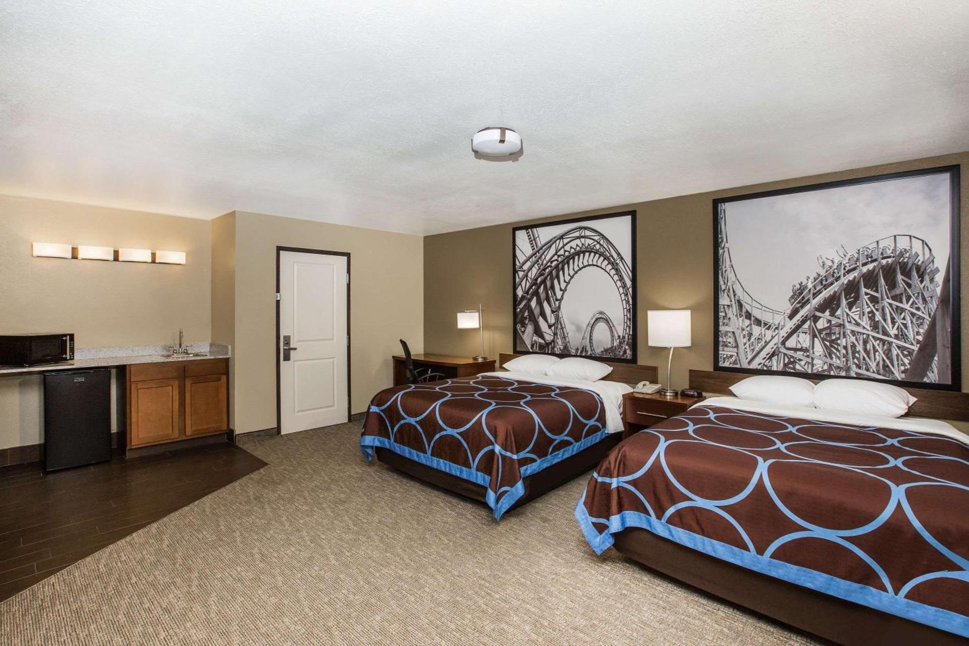Super 8 by Wyndham Altoona photo 20