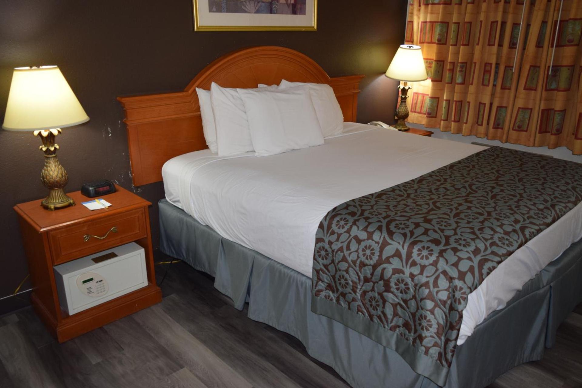 Days Inn by Wyndham Portage Cascade Mountain area photo 56