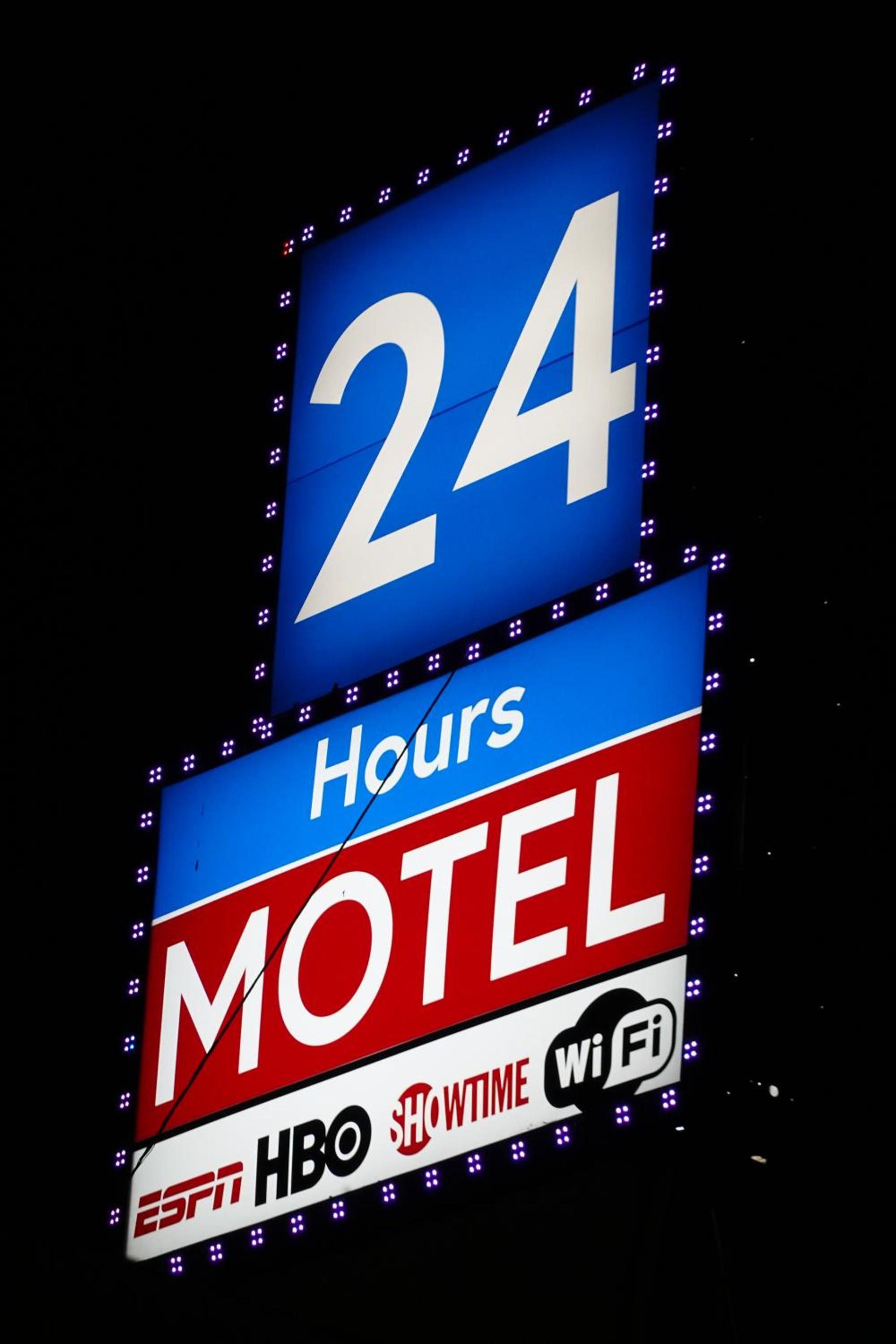24 Hours Motel photo 5