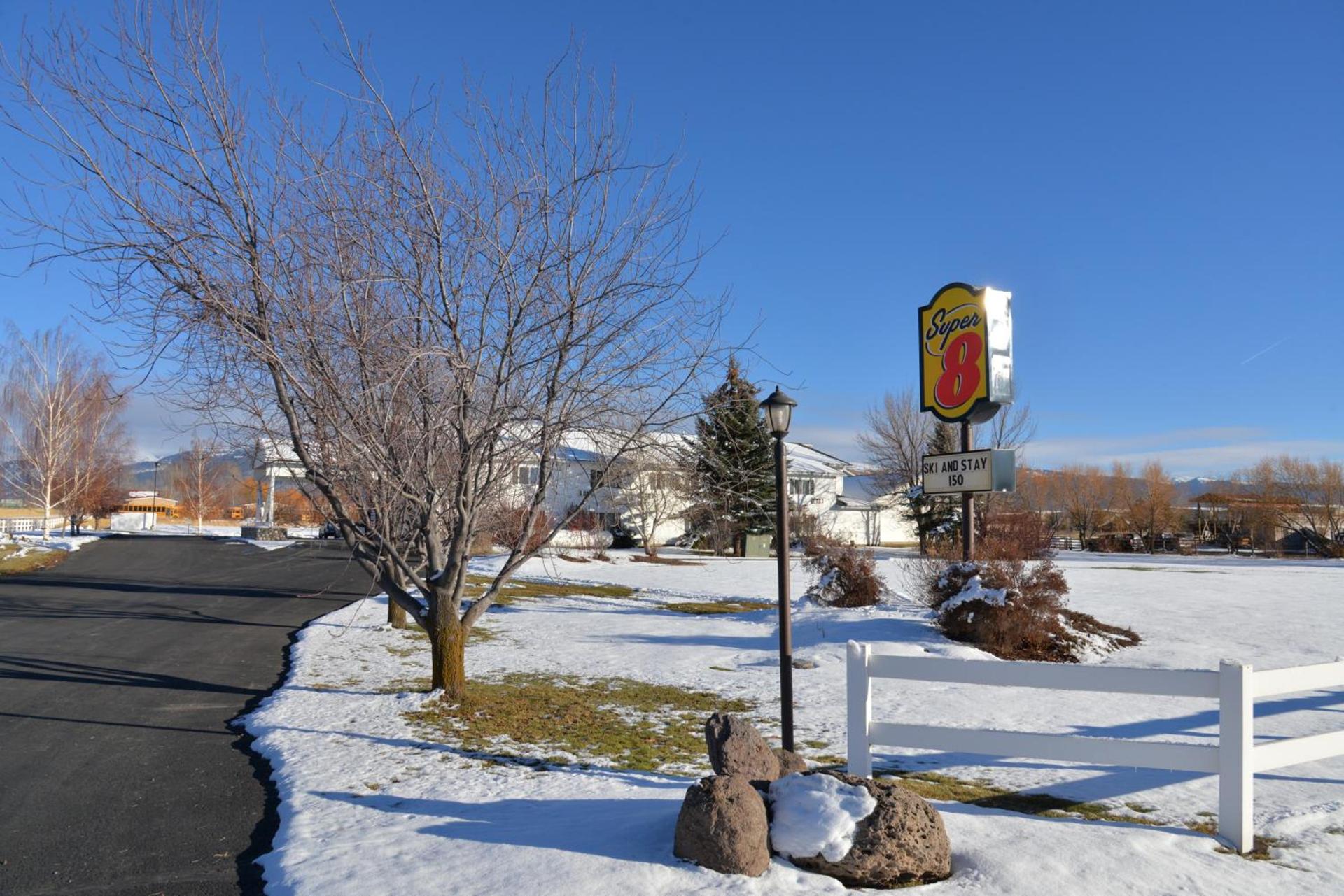 Super 8 by Wyndham Driggs photo 33