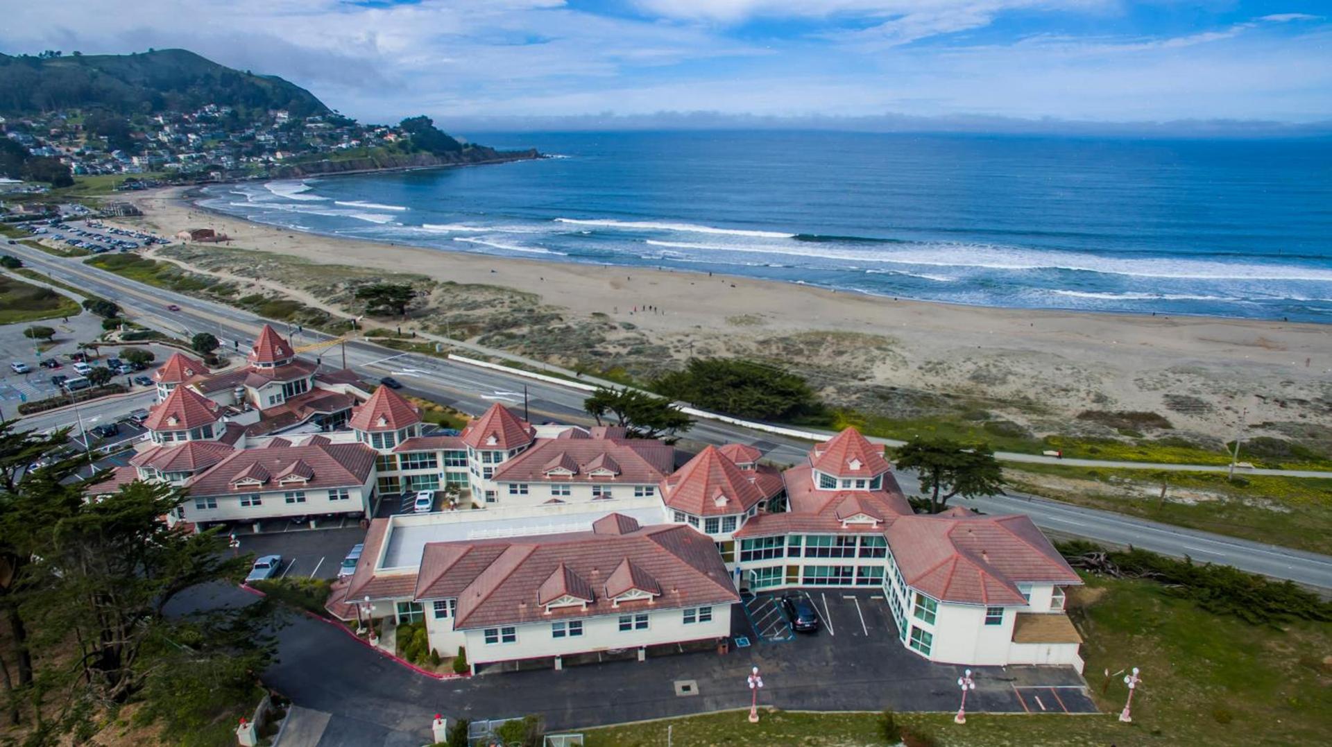 Pacifica Beach Hotel photo 3