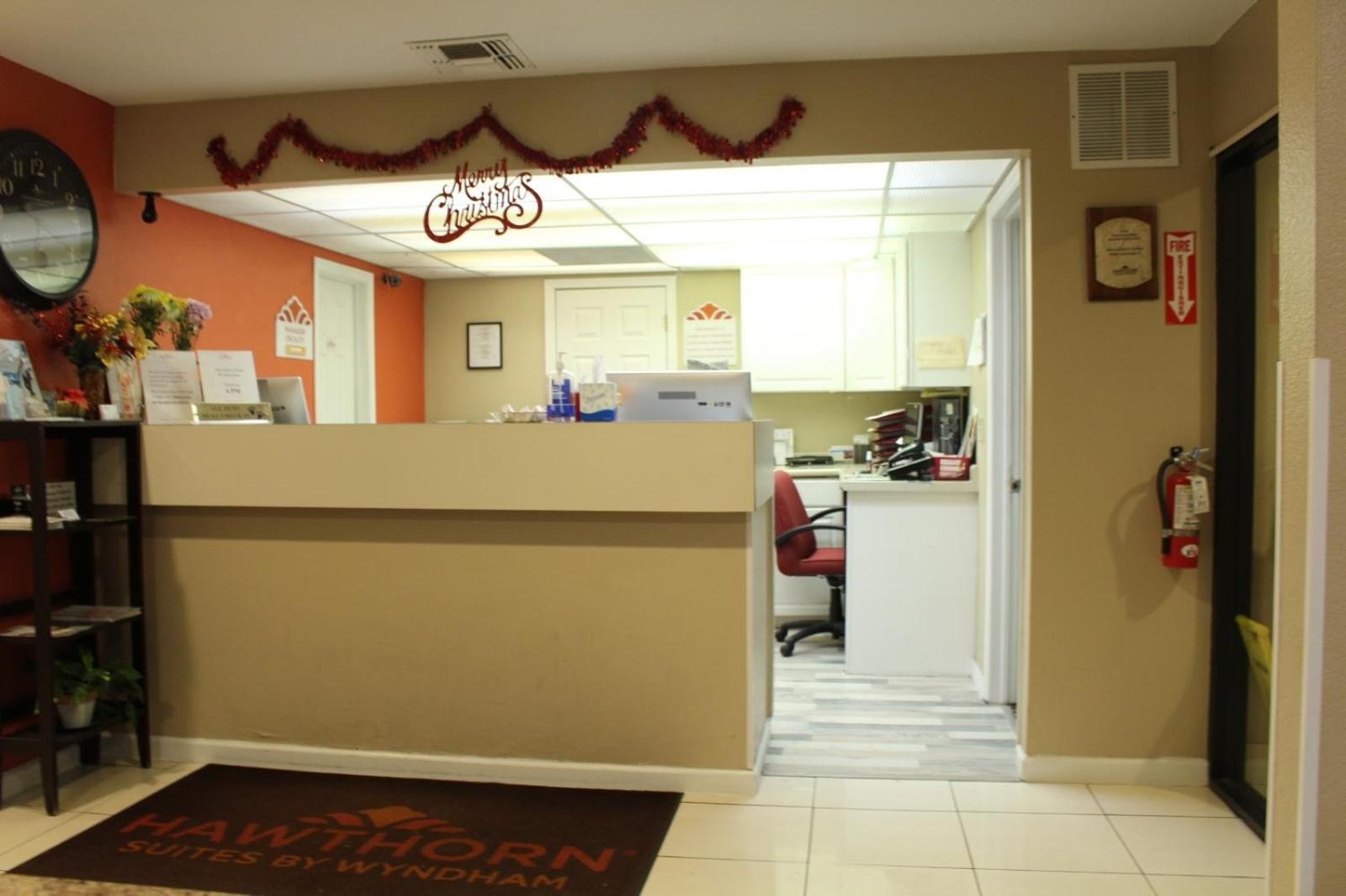 Hawthorn Extended Stay by Wyndham Wichita photo 50