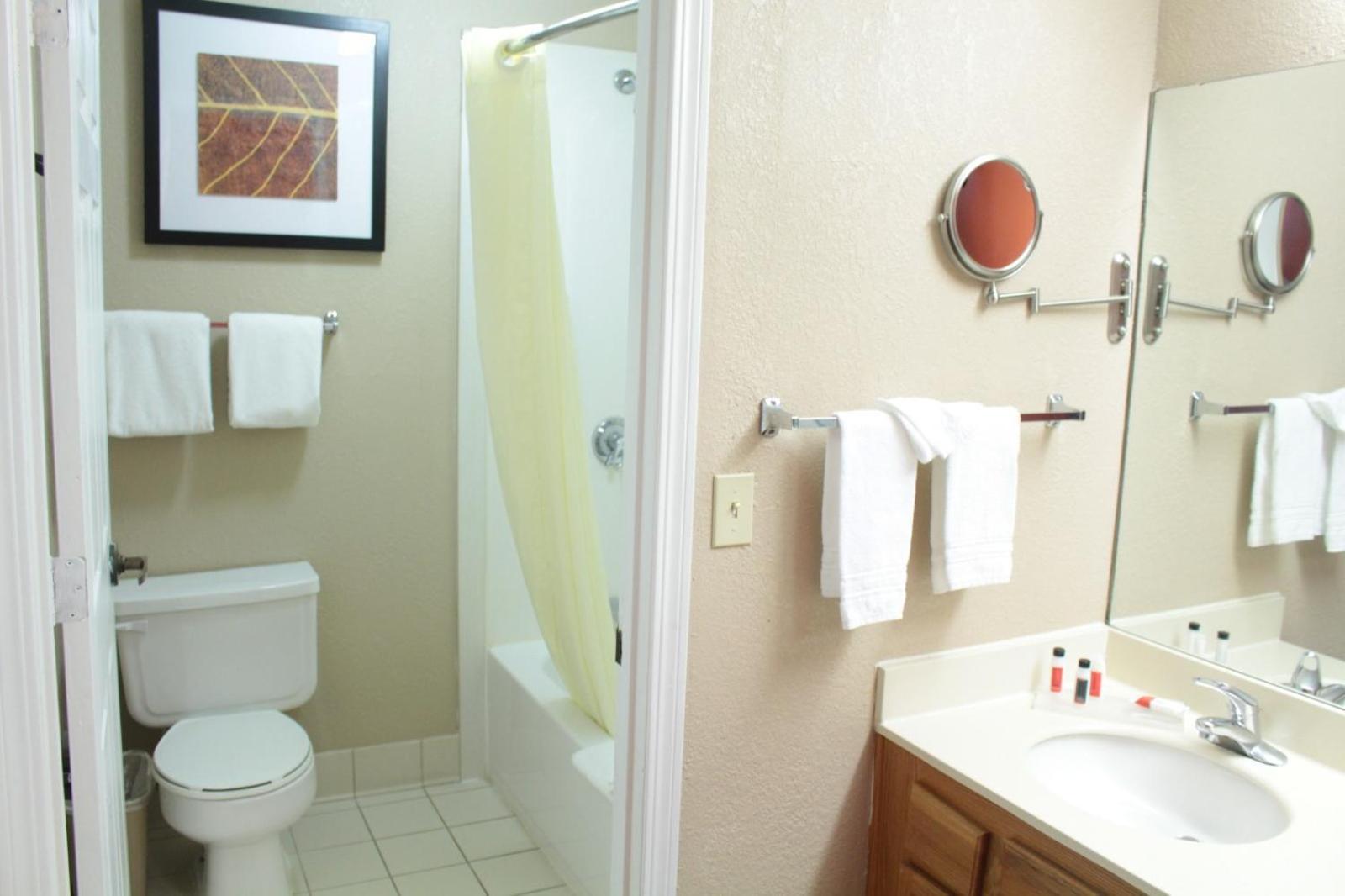 Hawthorn Extended Stay by Wyndham Wichita photo 29