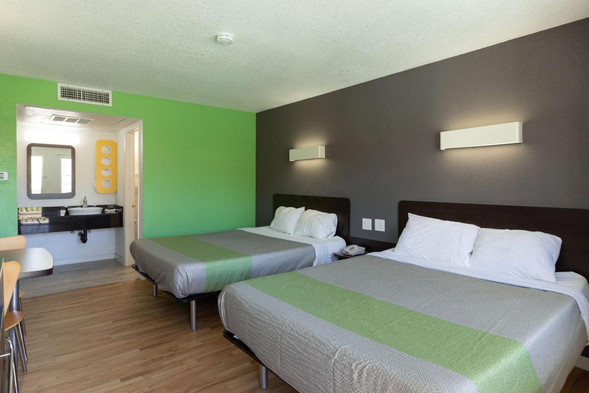 Studio 6-Barstow, CA photo 12