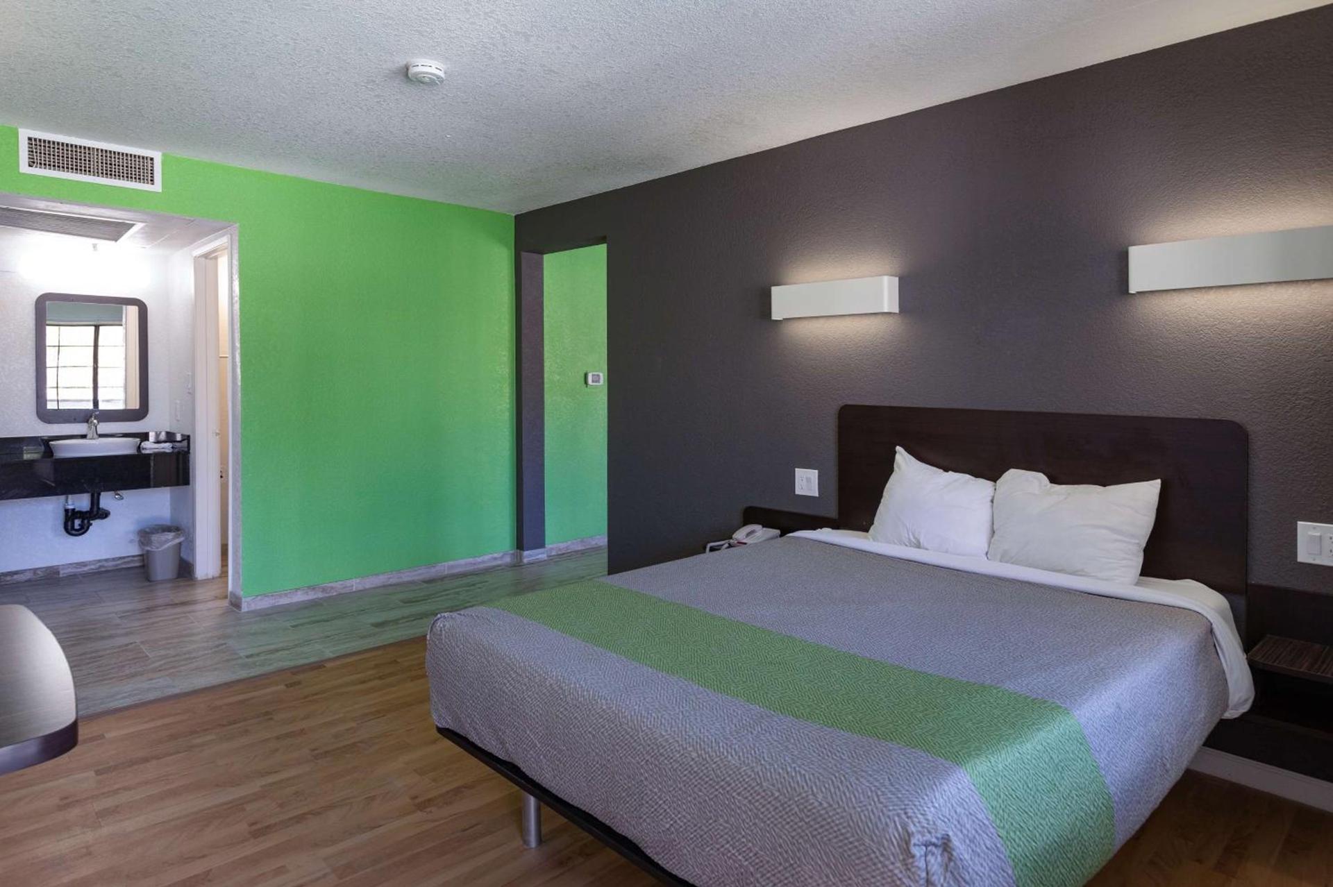 Studio 6-Barstow, CA photo 7