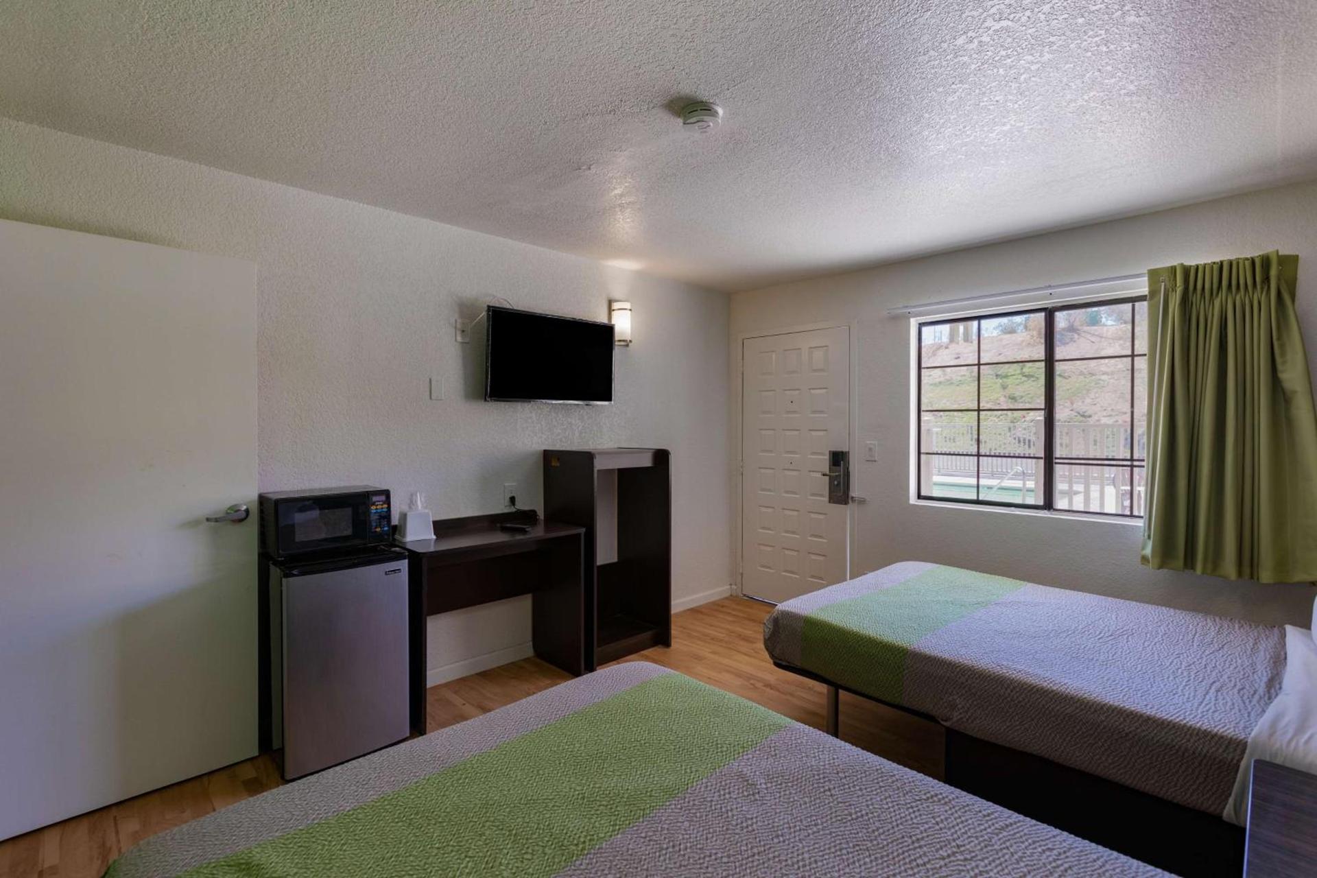 Studio 6-Barstow, CA photo 13