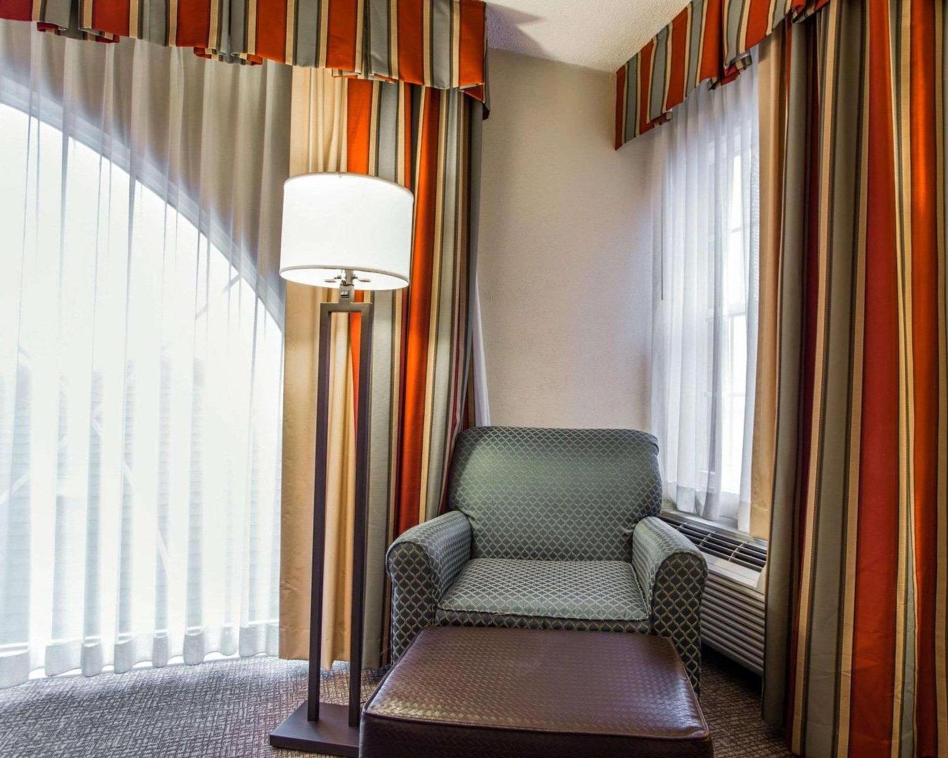 Comfort Suites Sumter near Shaw AFB photo 4