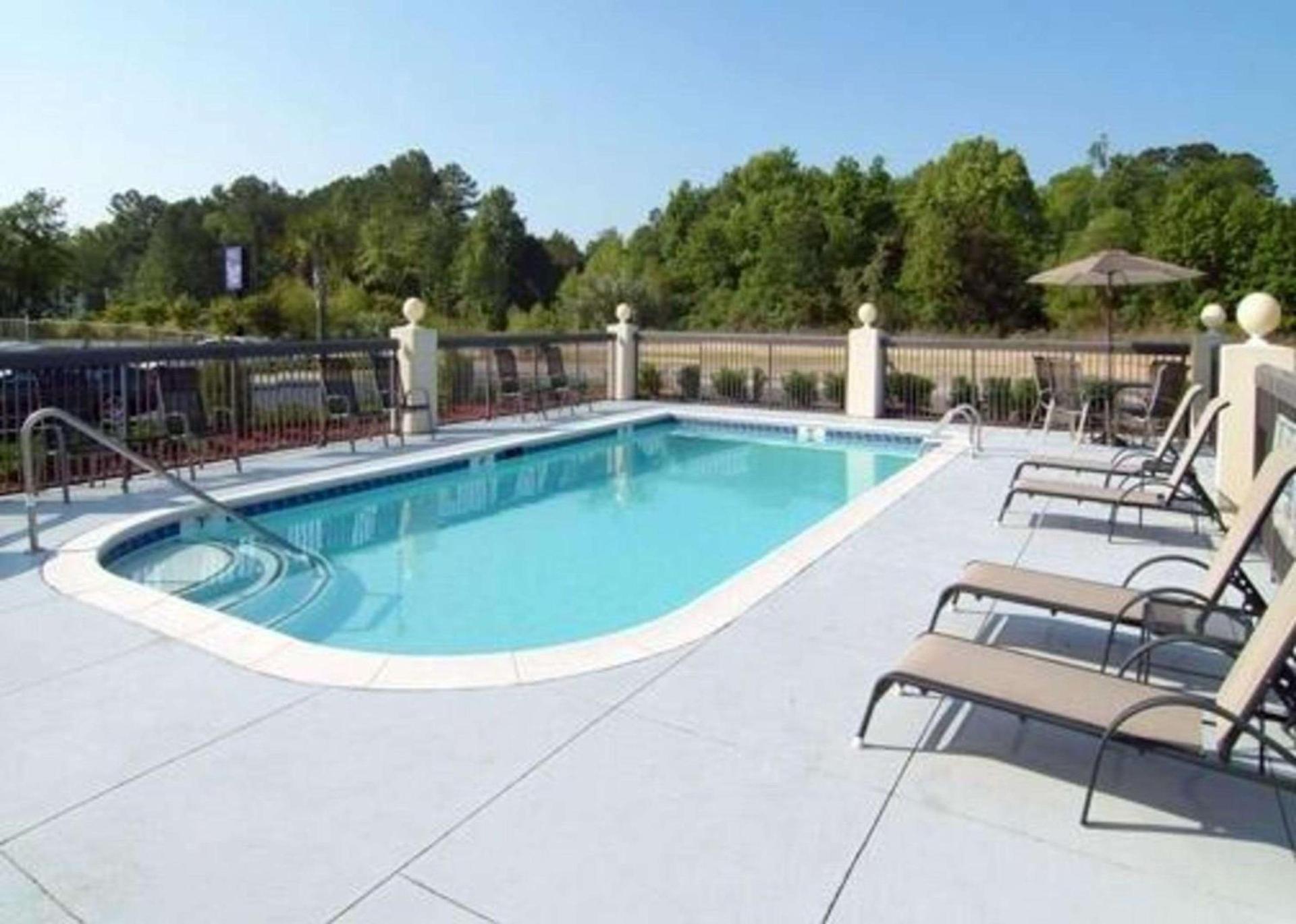 Sleep Inn Walterboro I-95 photo 26