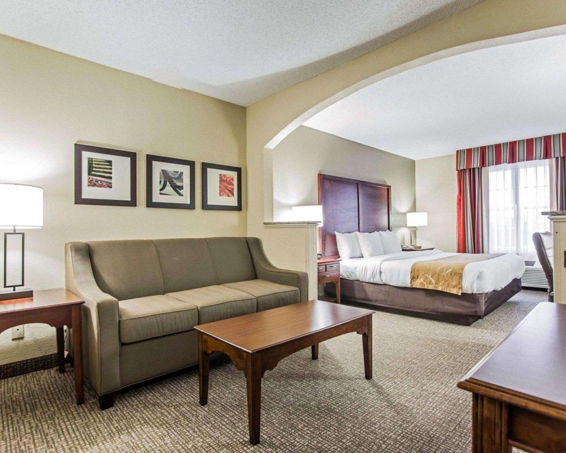 Comfort Suites Sumter near Shaw AFB photo 9