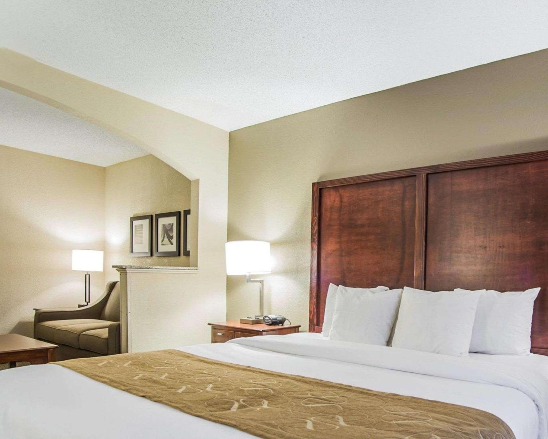 Comfort Suites Sumter near Shaw AFB photo 8