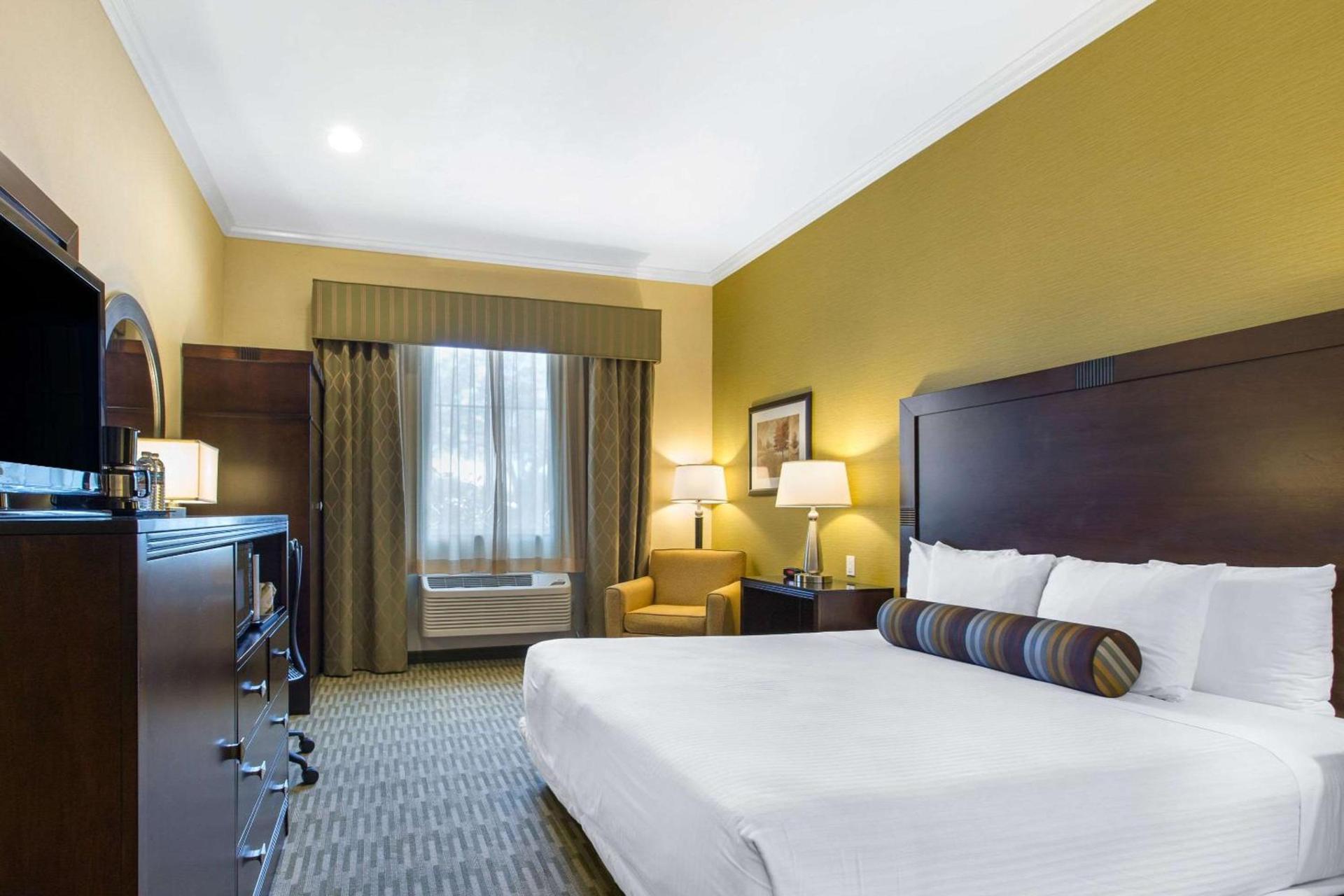 The Oaks Hotel & Suites photo 12