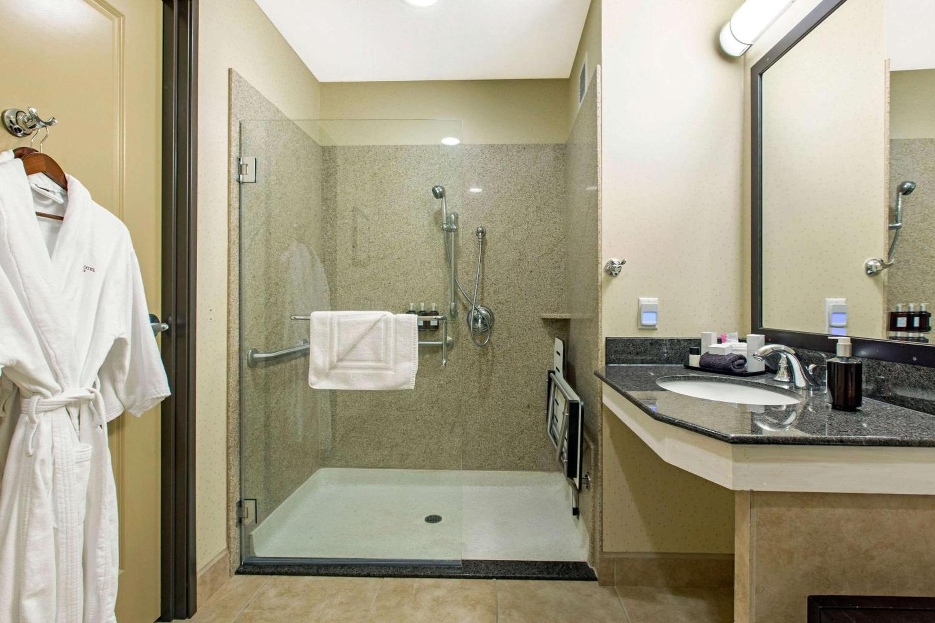 The Oaks Hotel & Suites photo 24