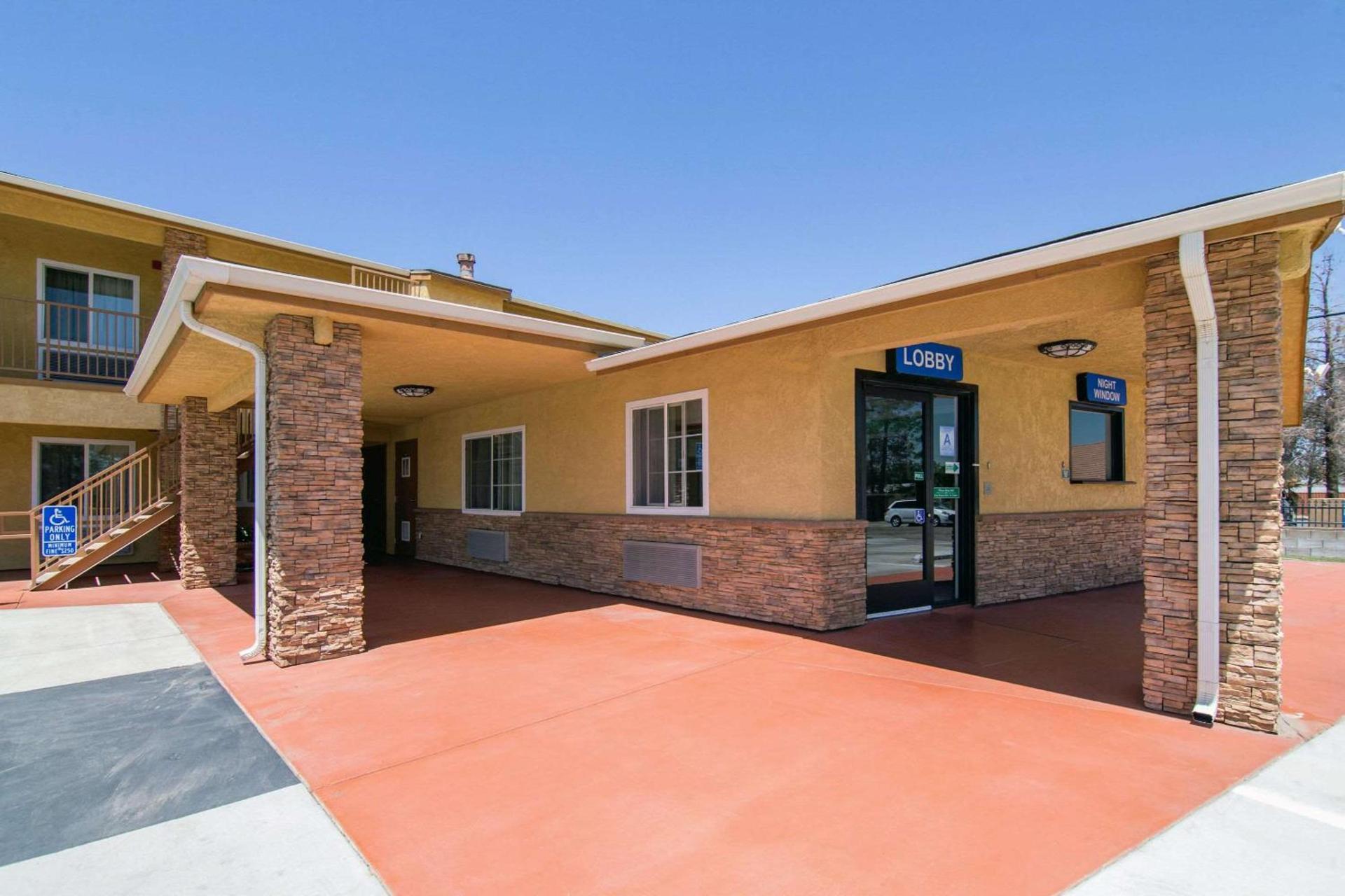 Rodeway Inn Adelanto US 395 photo 2