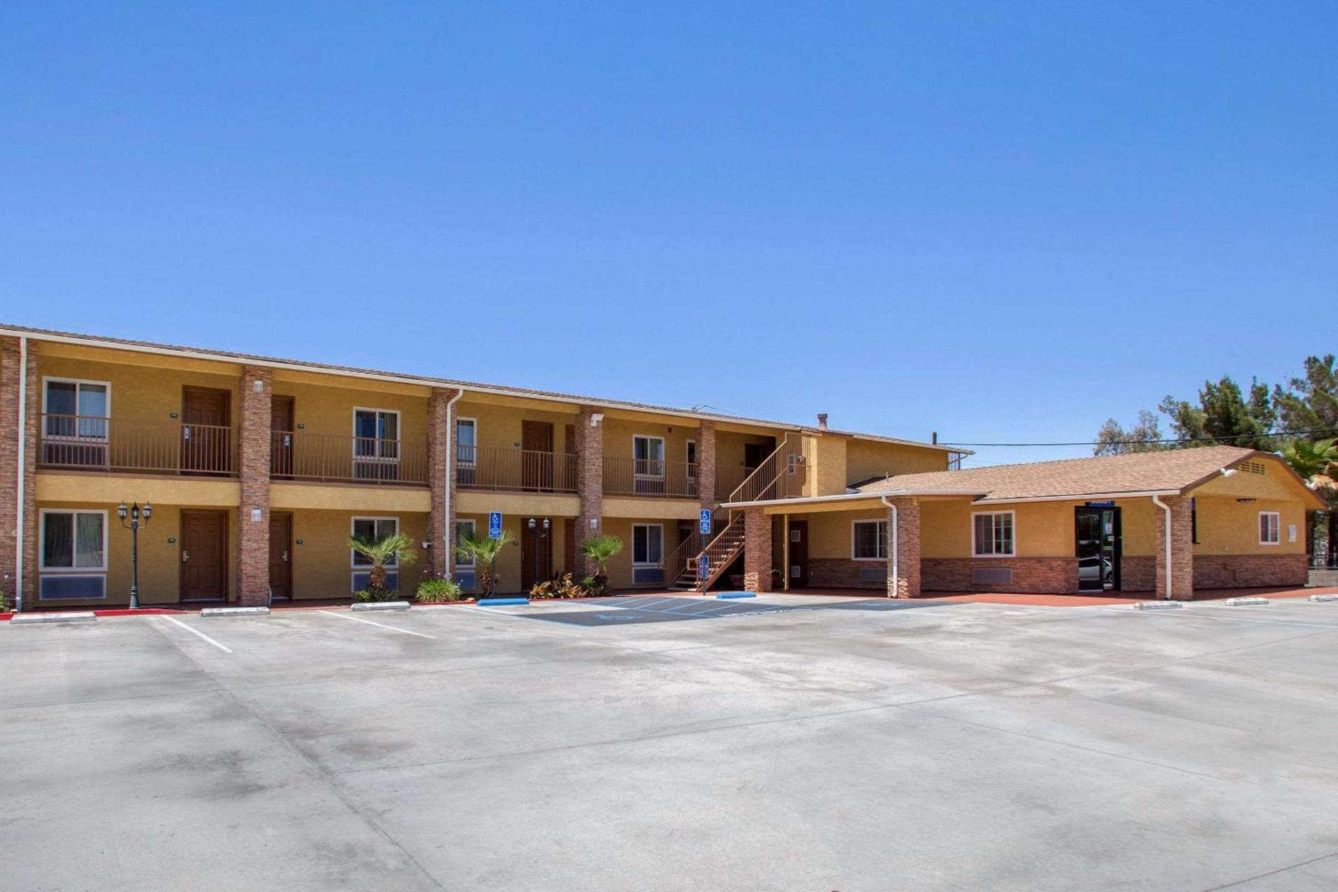 Rodeway Inn Adelanto US 395 photo 4