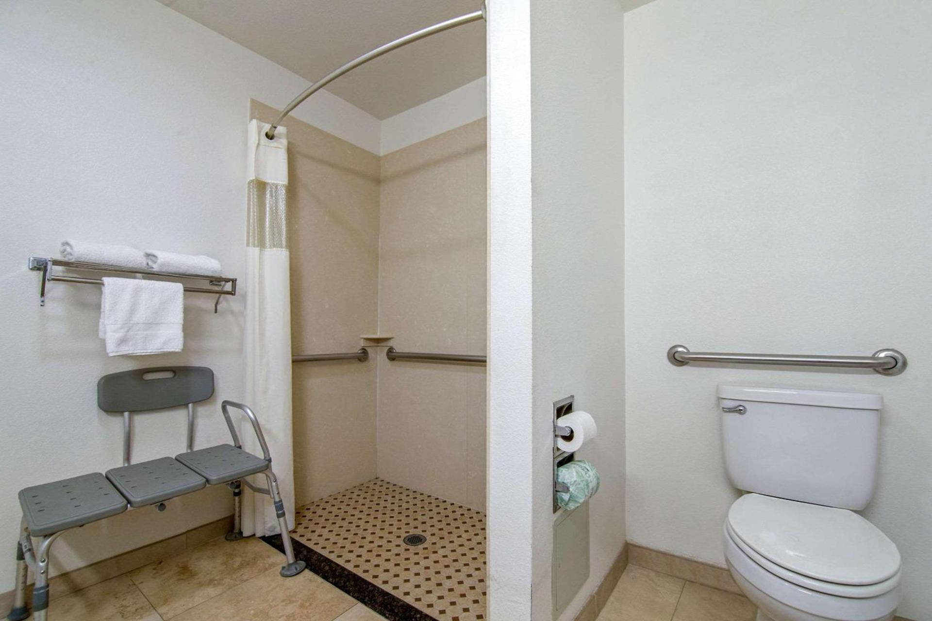 Rodeway Inn Adelanto US 395 photo 20