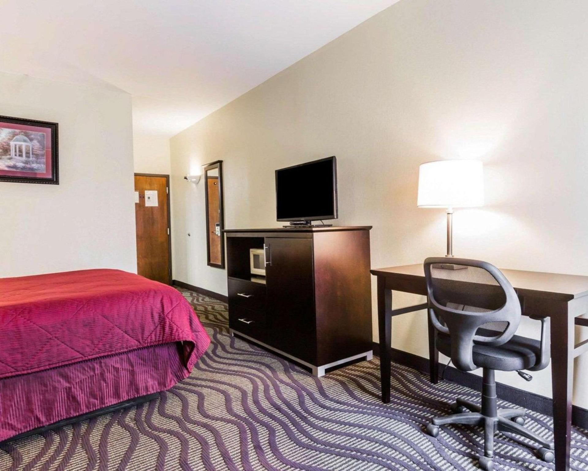 Quality Inn & Suites North Montgomery photo 4