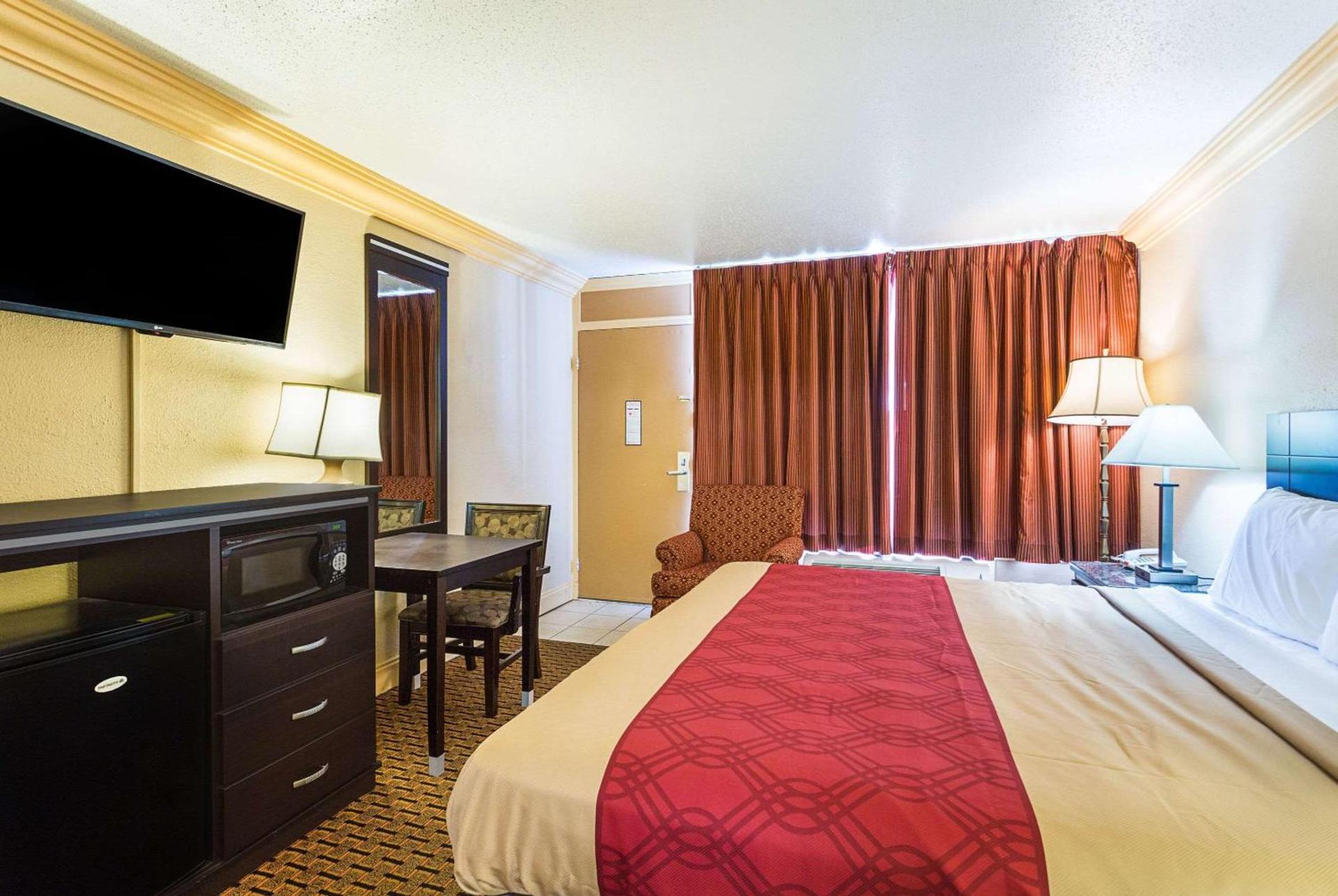 Parkway Inn of Birmingham photo 30