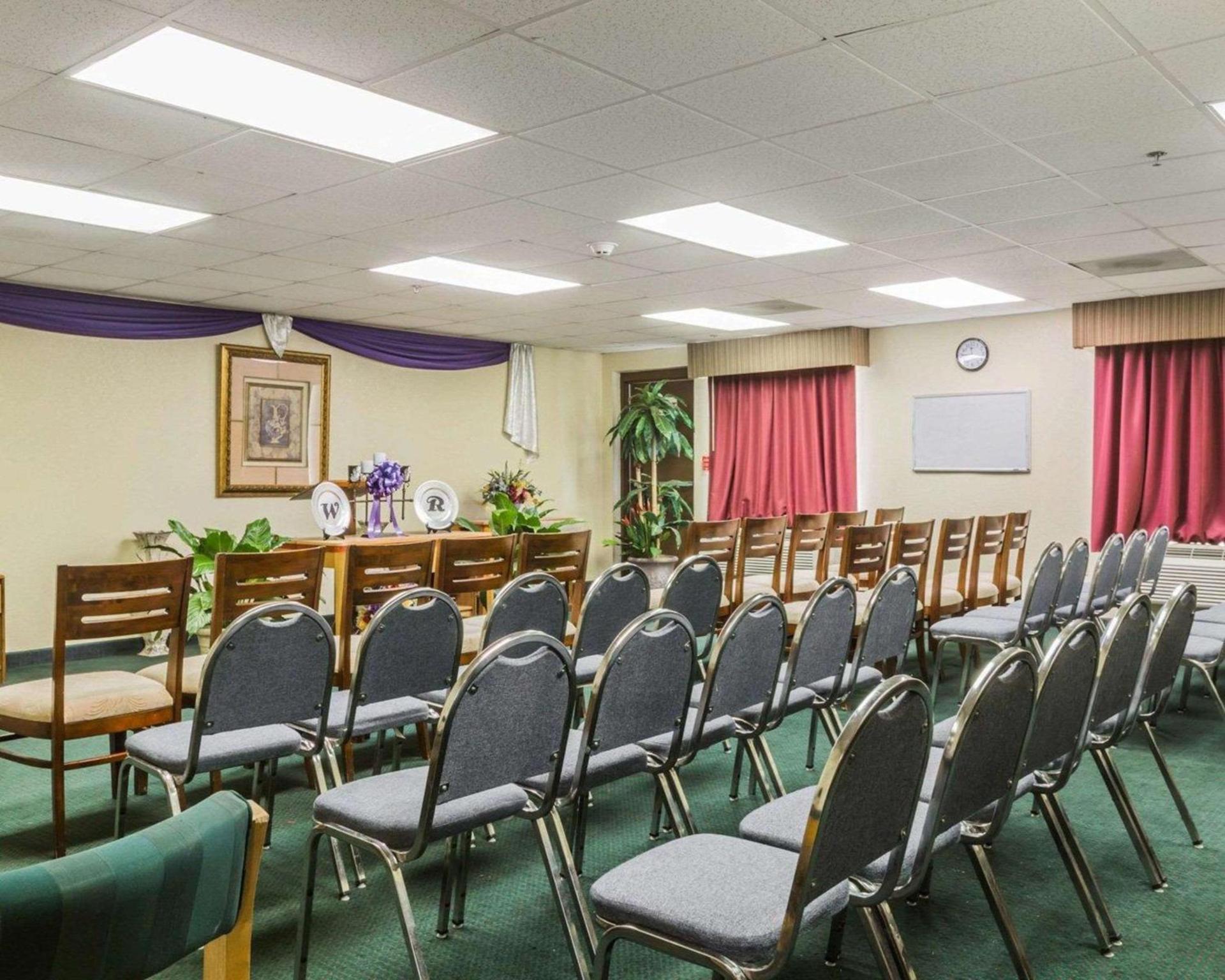 Quality Inn & Suites North Montgomery photo 6