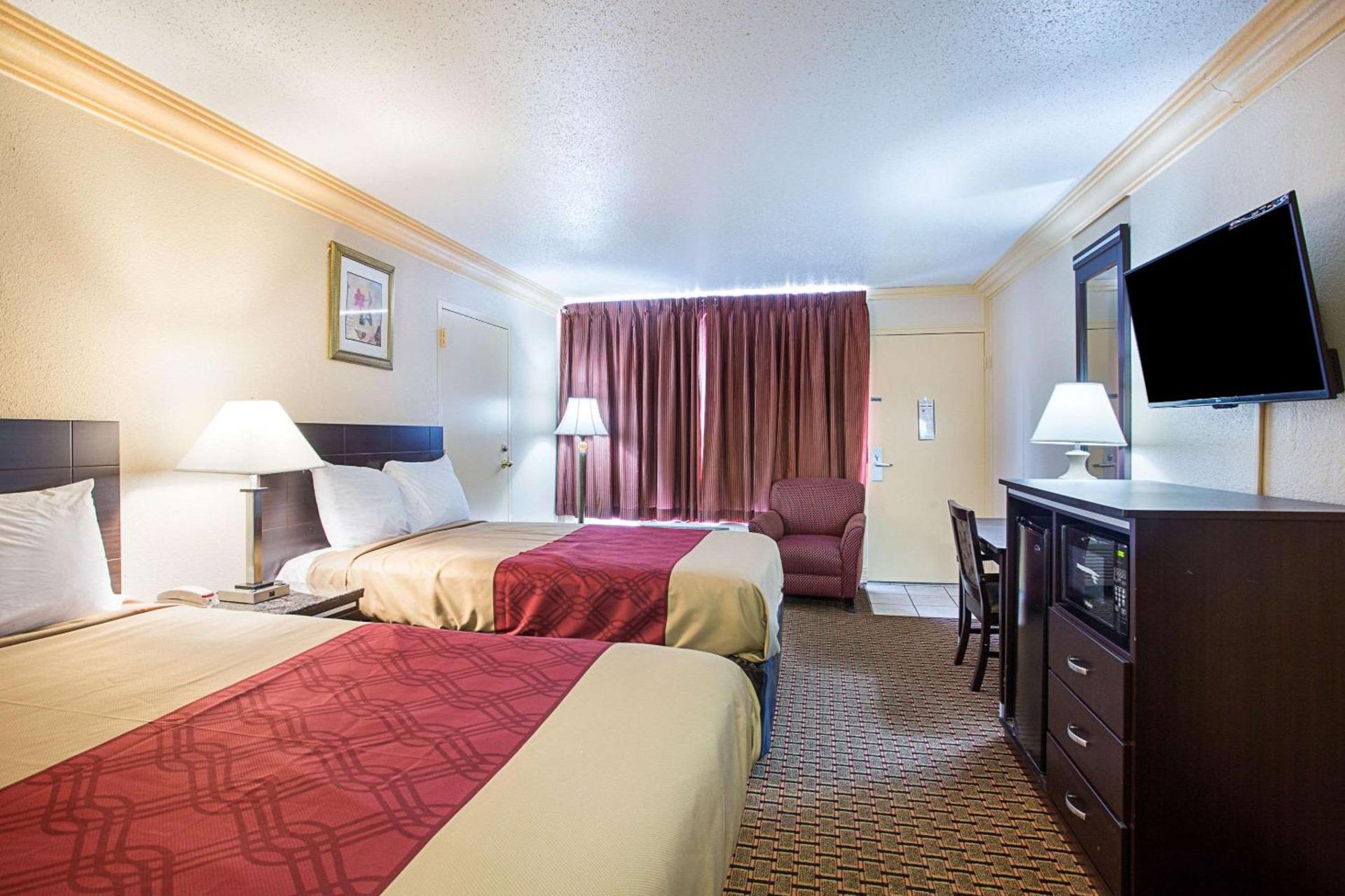 Parkway Inn of Birmingham photo 25