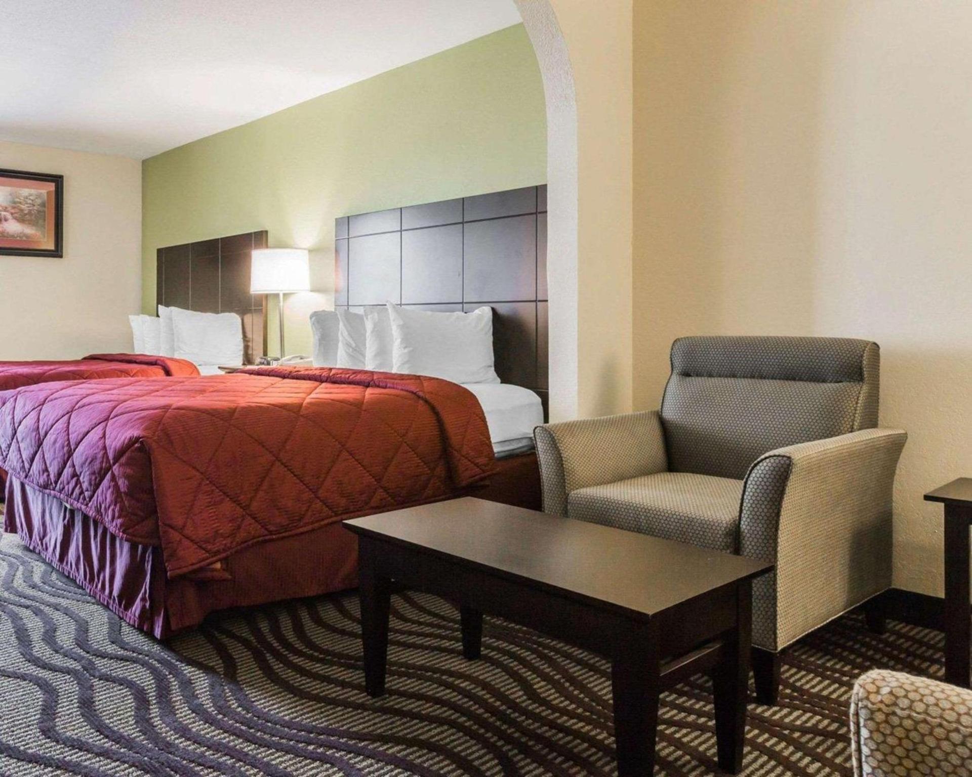 Quality Inn & Suites North Montgomery photo 9