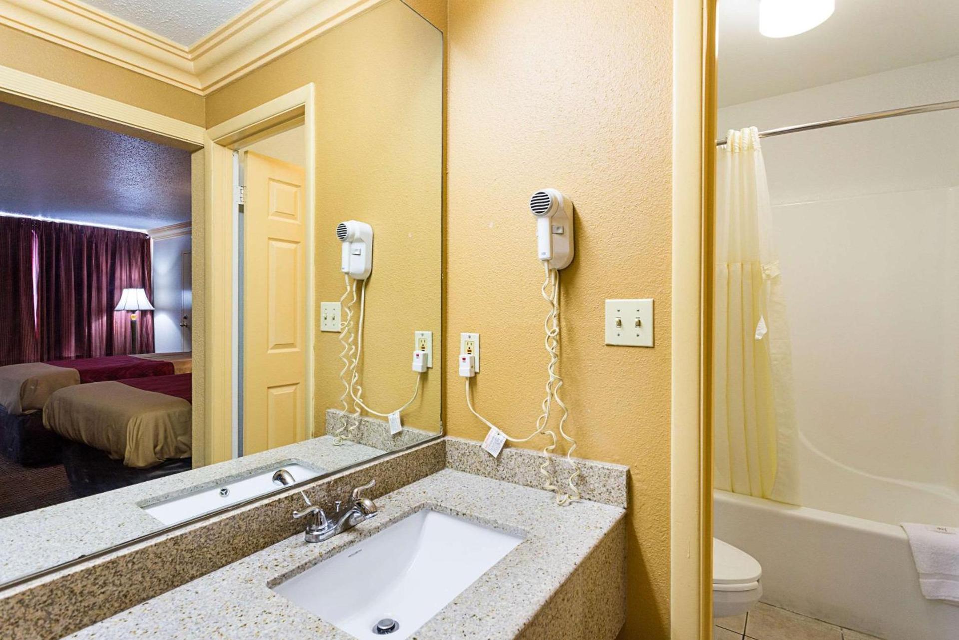 Parkway Inn of Birmingham photo 19
