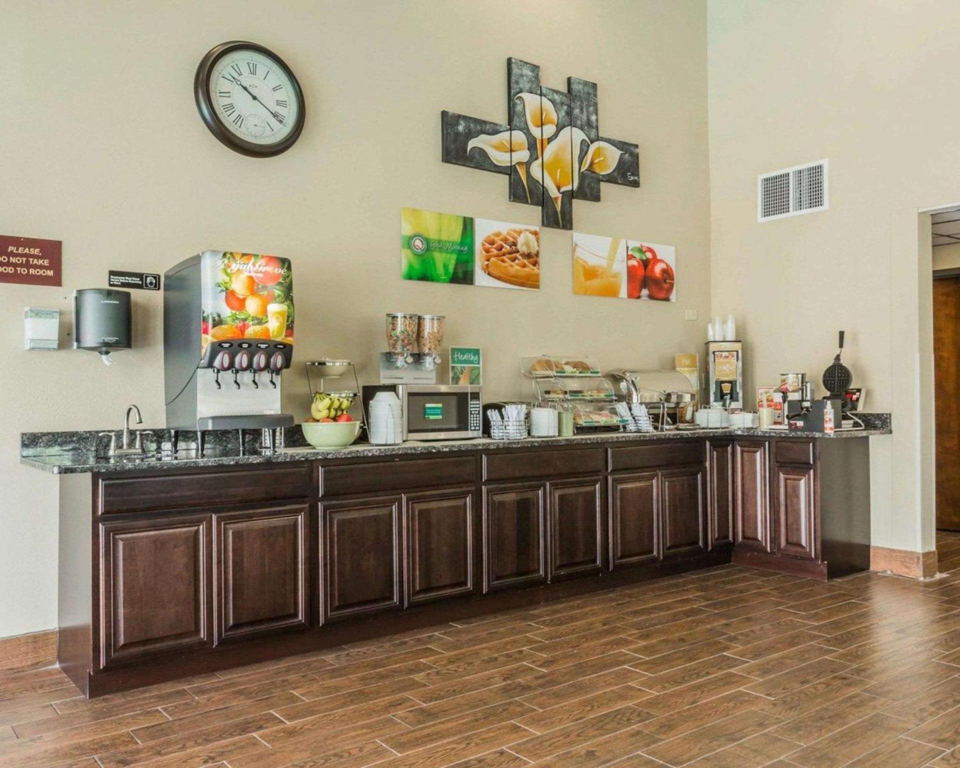Quality Inn & Suites North Montgomery photo 14