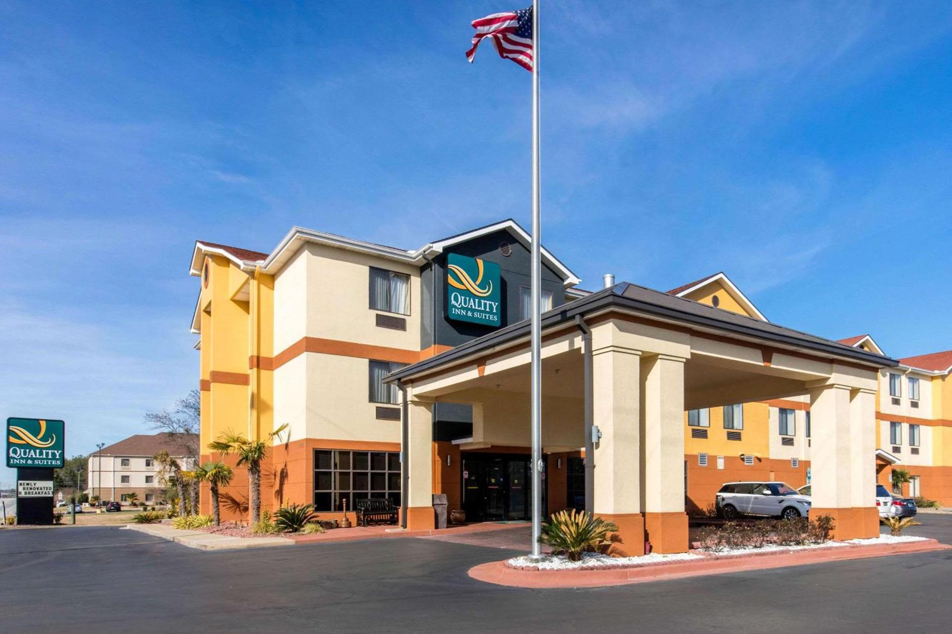 Quality Inn & Suites Montgomery East Carmichael Rd photo 1
