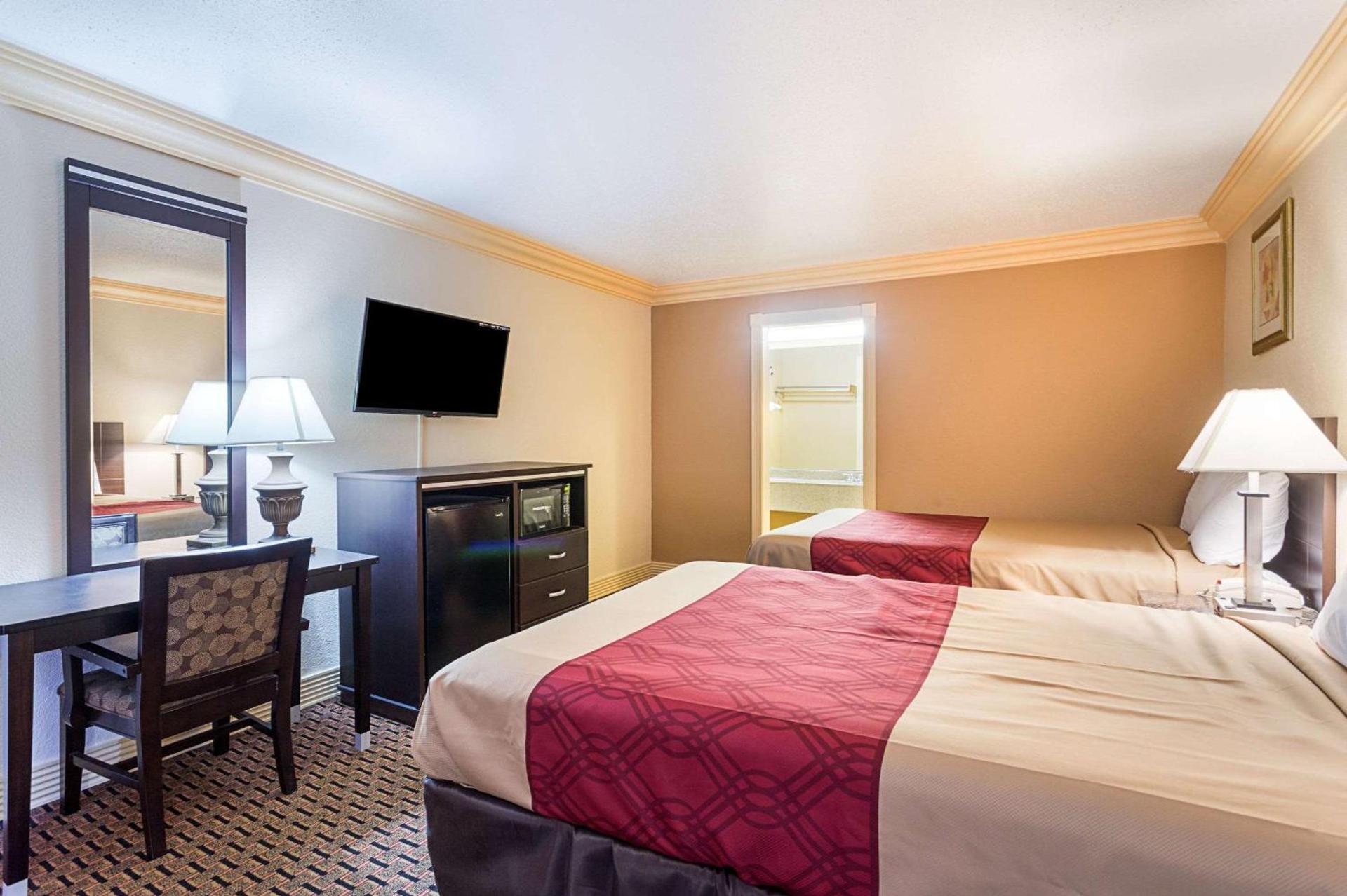 Parkway Inn of Birmingham photo 16