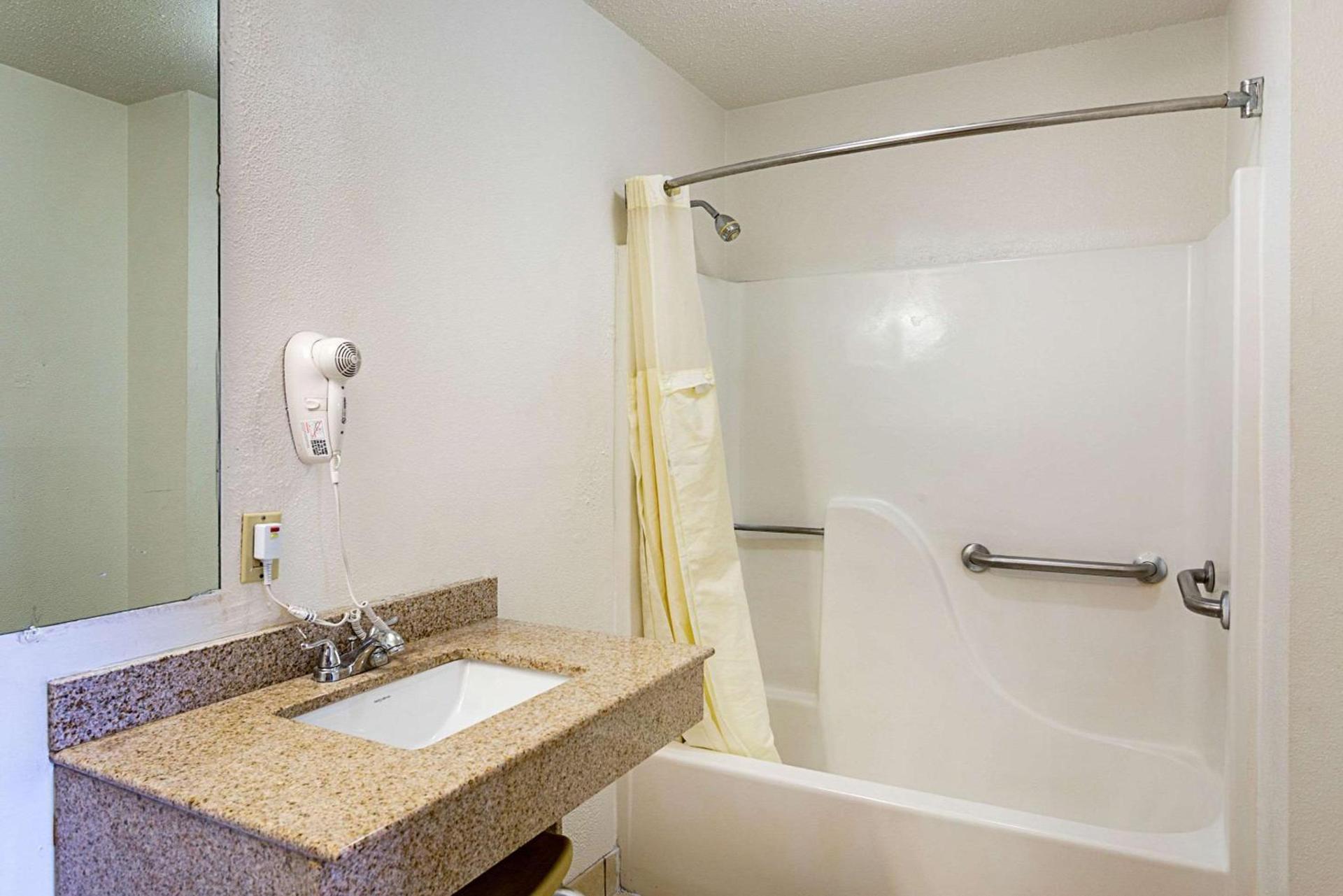Parkway Inn of Birmingham photo 15