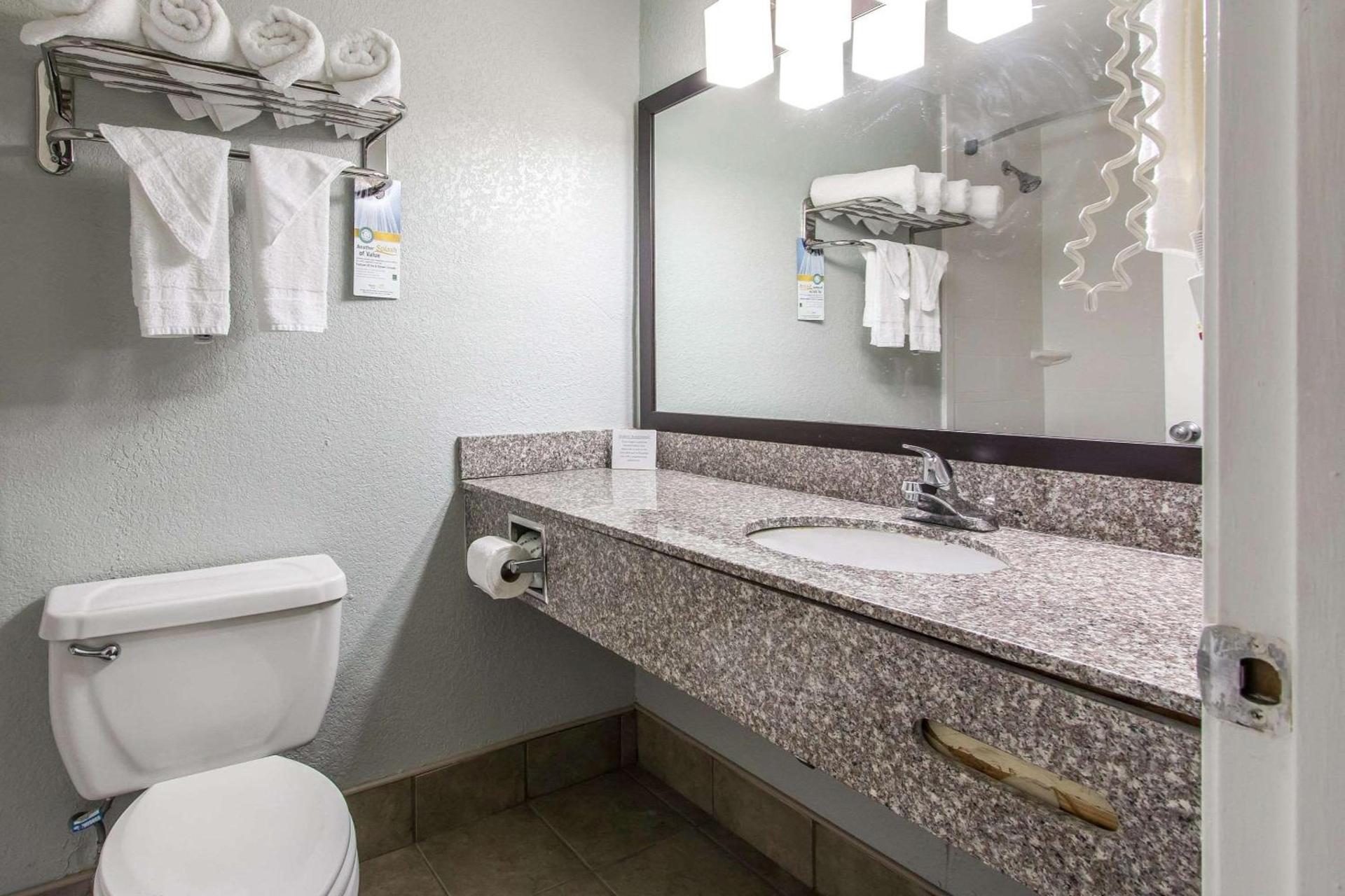 Quality Inn Downtown Historic District photo 22