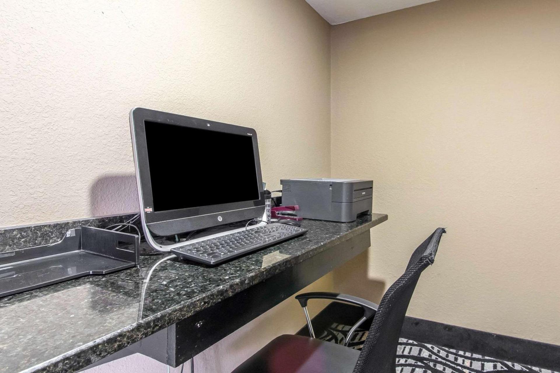 Quality Inn Downtown Historic District photo 25