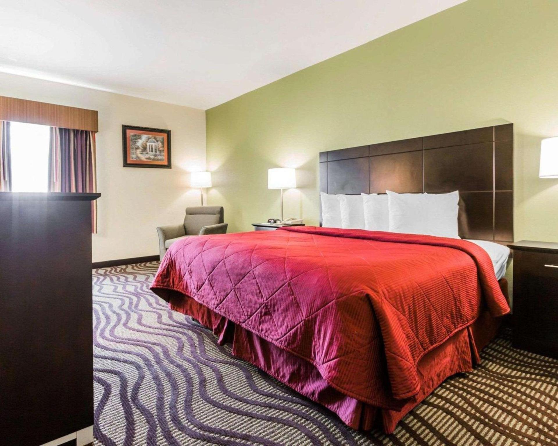 Quality Inn & Suites North Montgomery photo 24