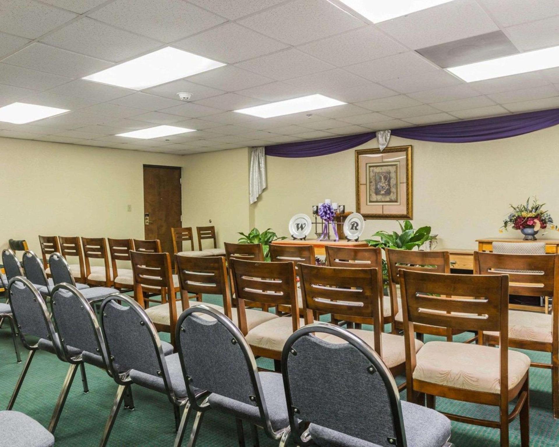 Quality Inn & Suites North Montgomery photo 26